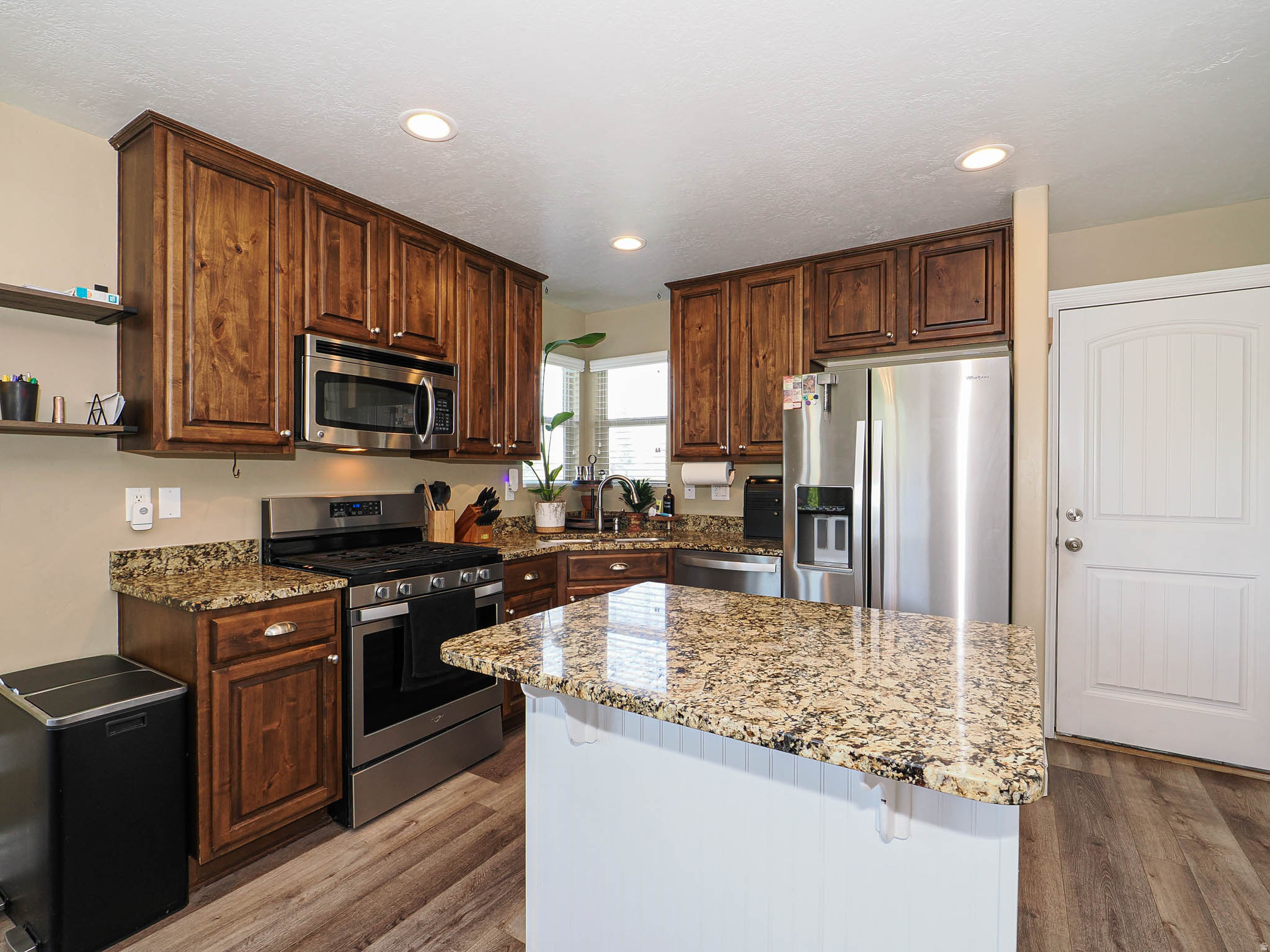 main property photo 19