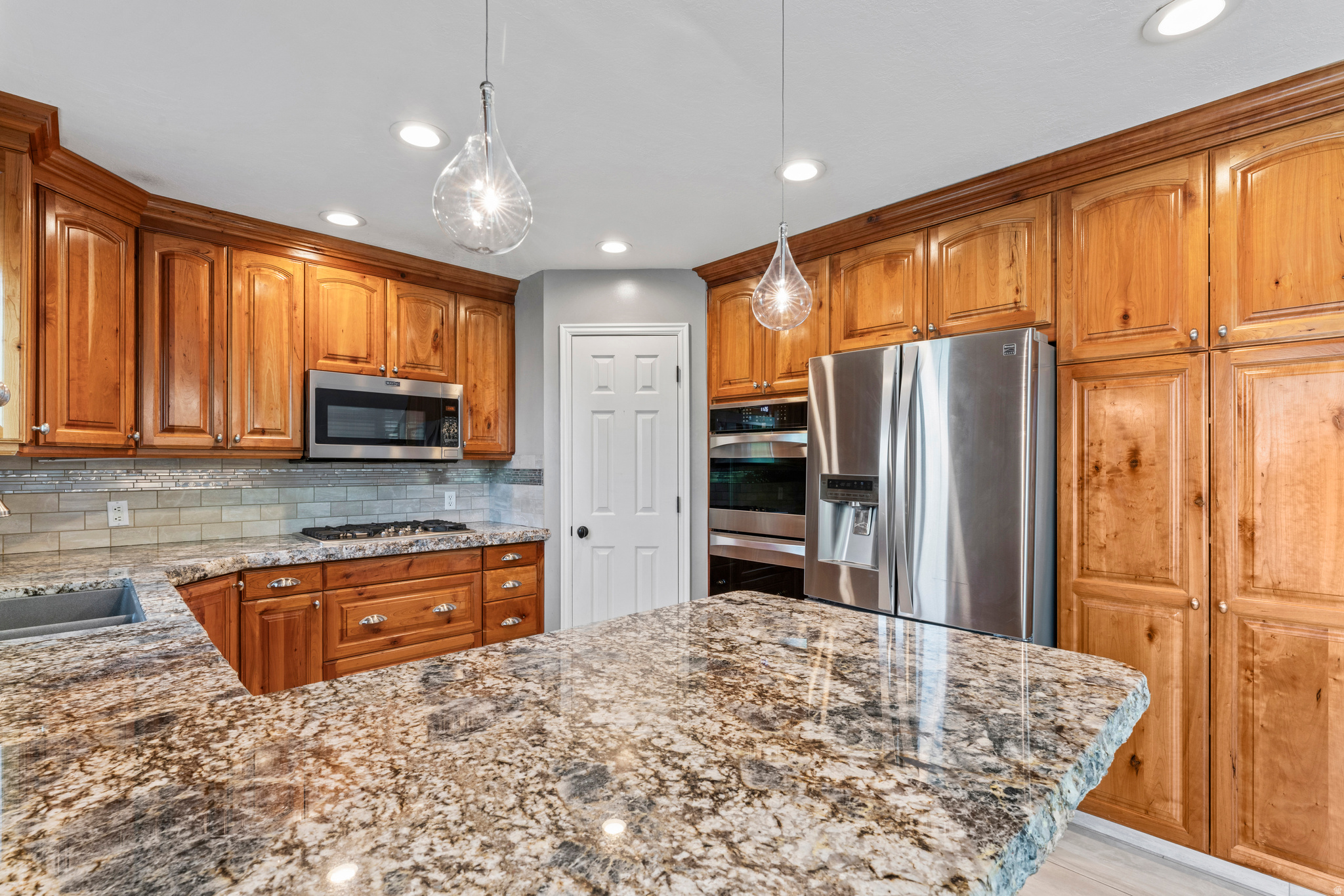 main property photo 35