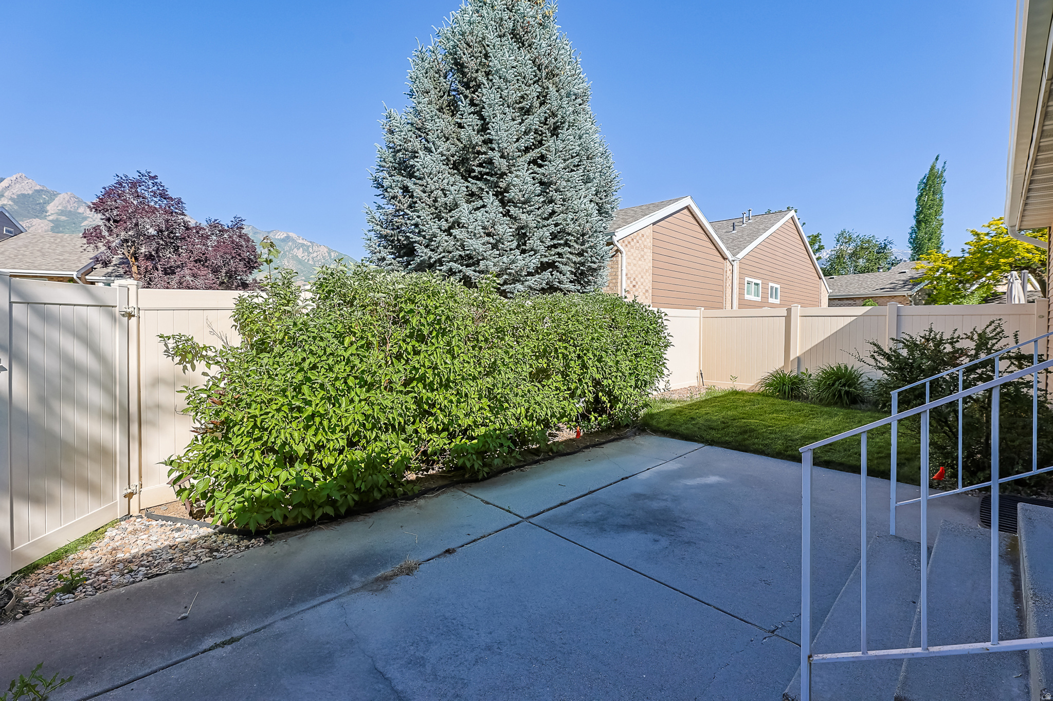 main property photo 33