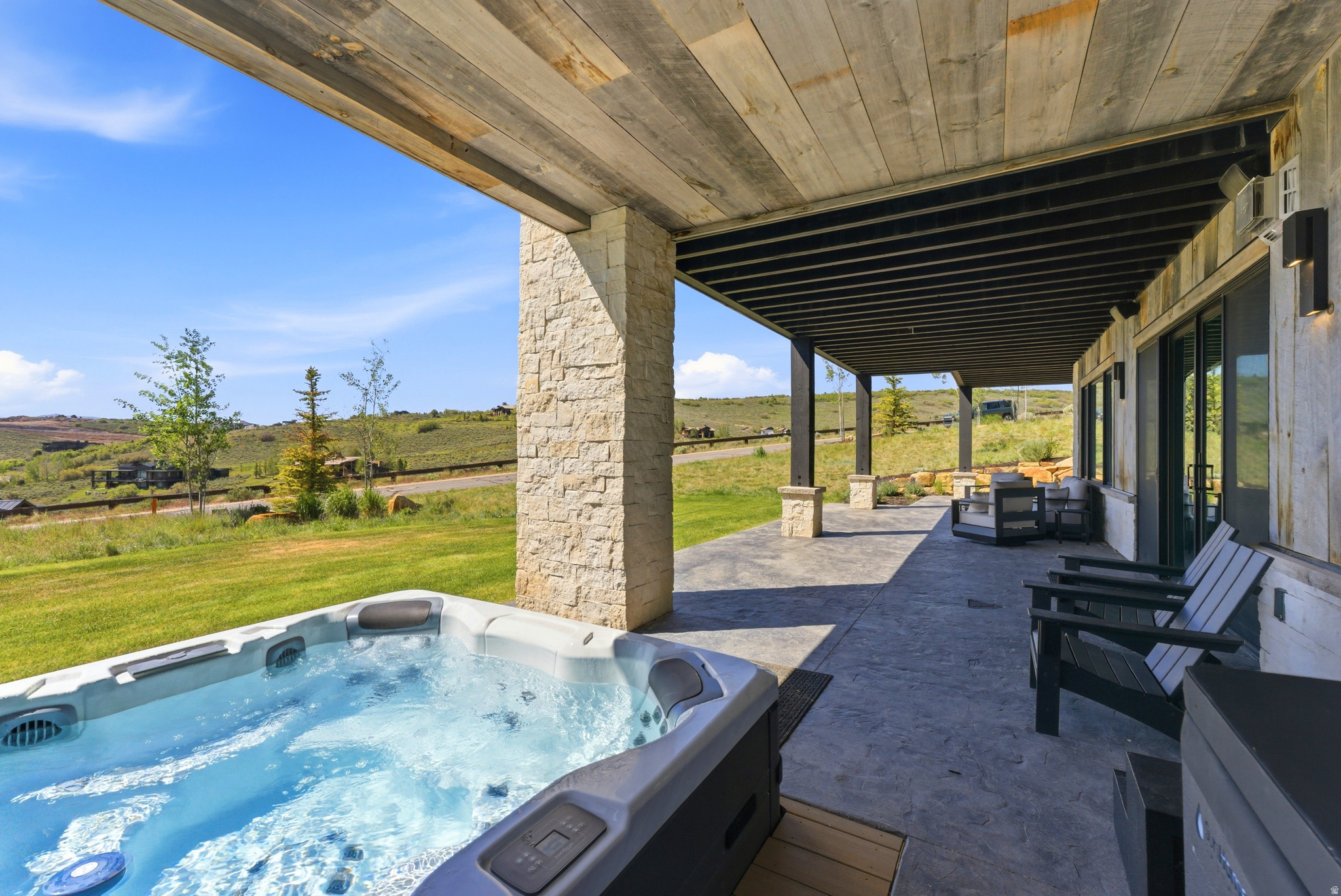 main property photo 40