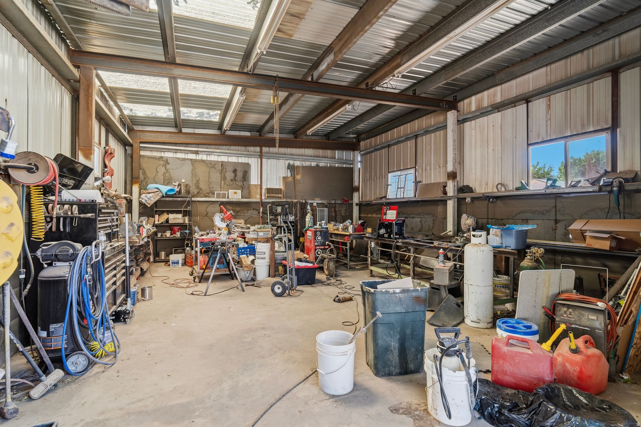 main property photo 32