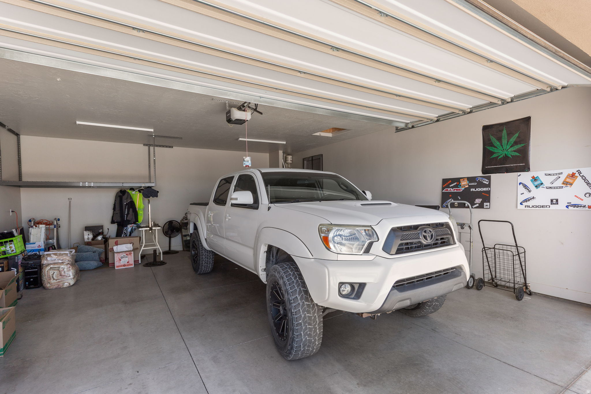 main property photo 17