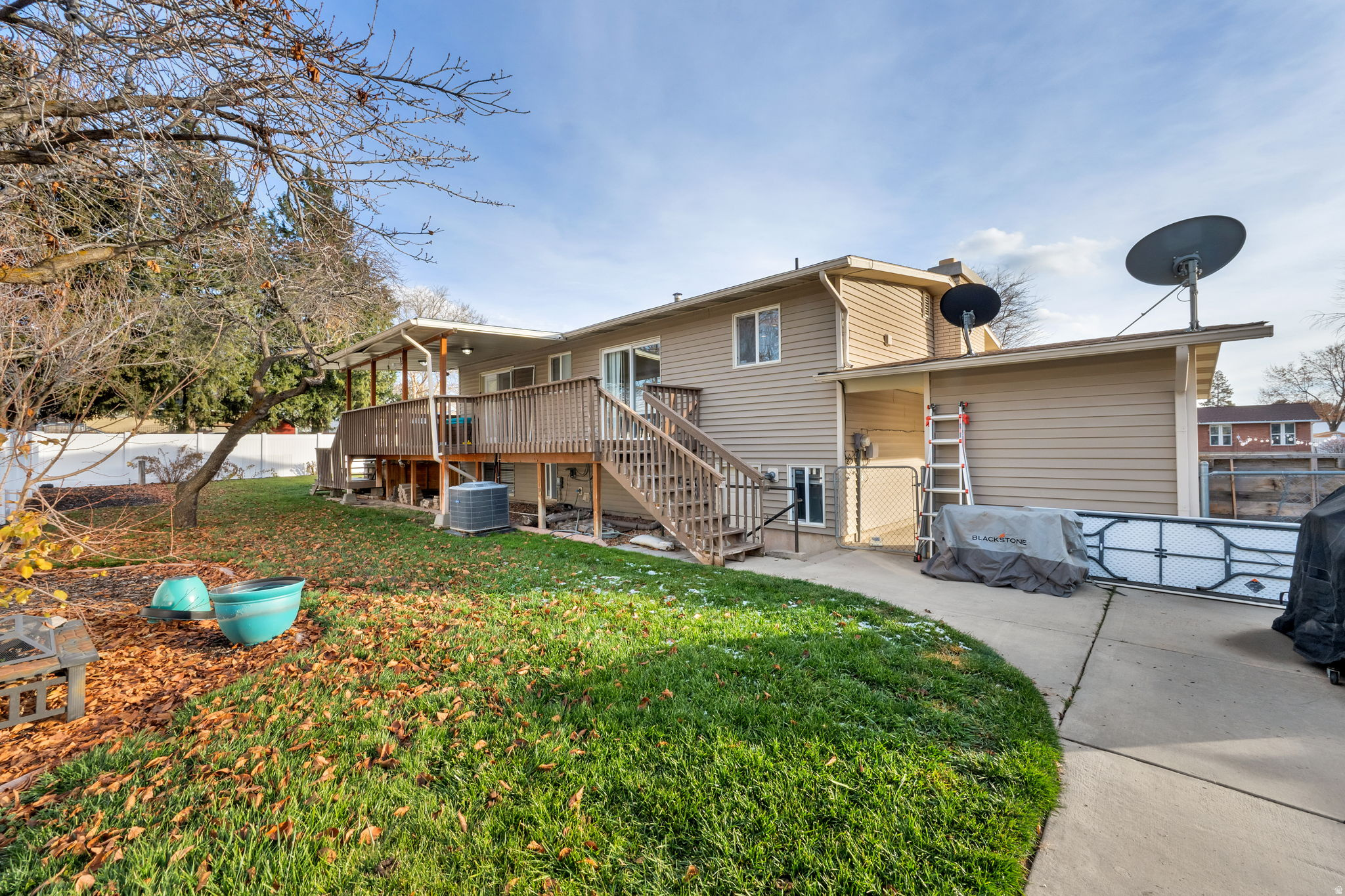 main property photo 24
