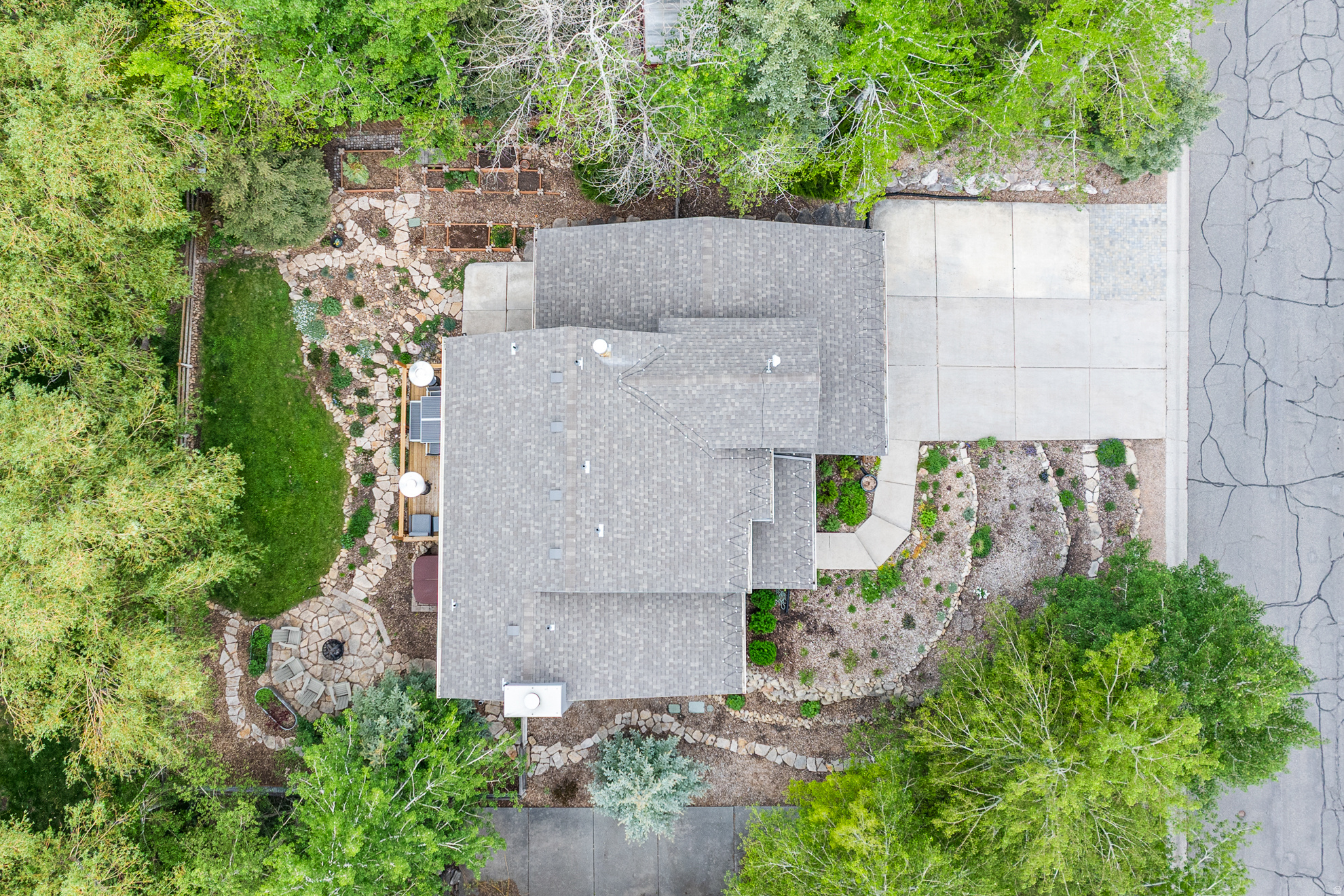 main property photo 67