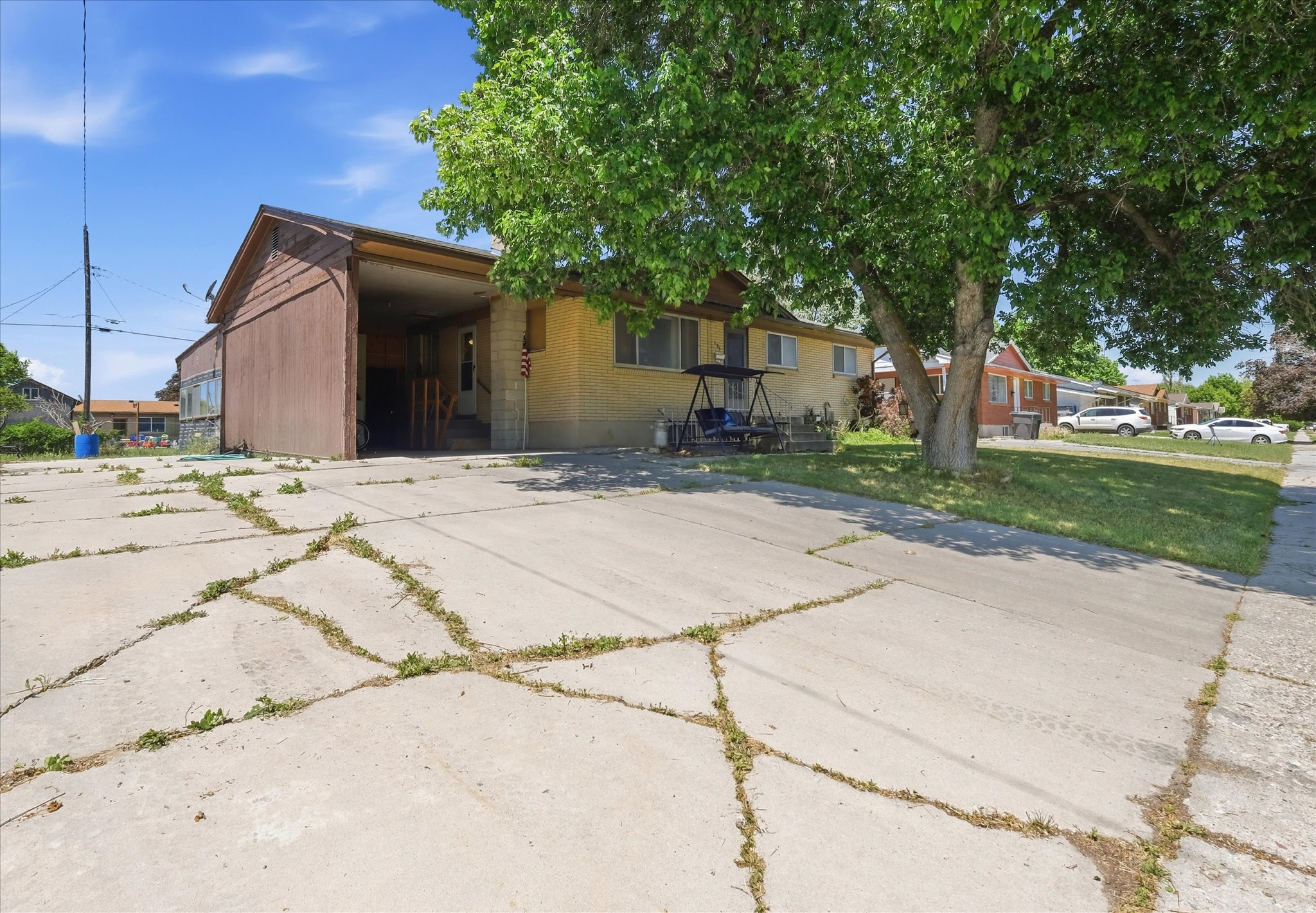 main property photo 30