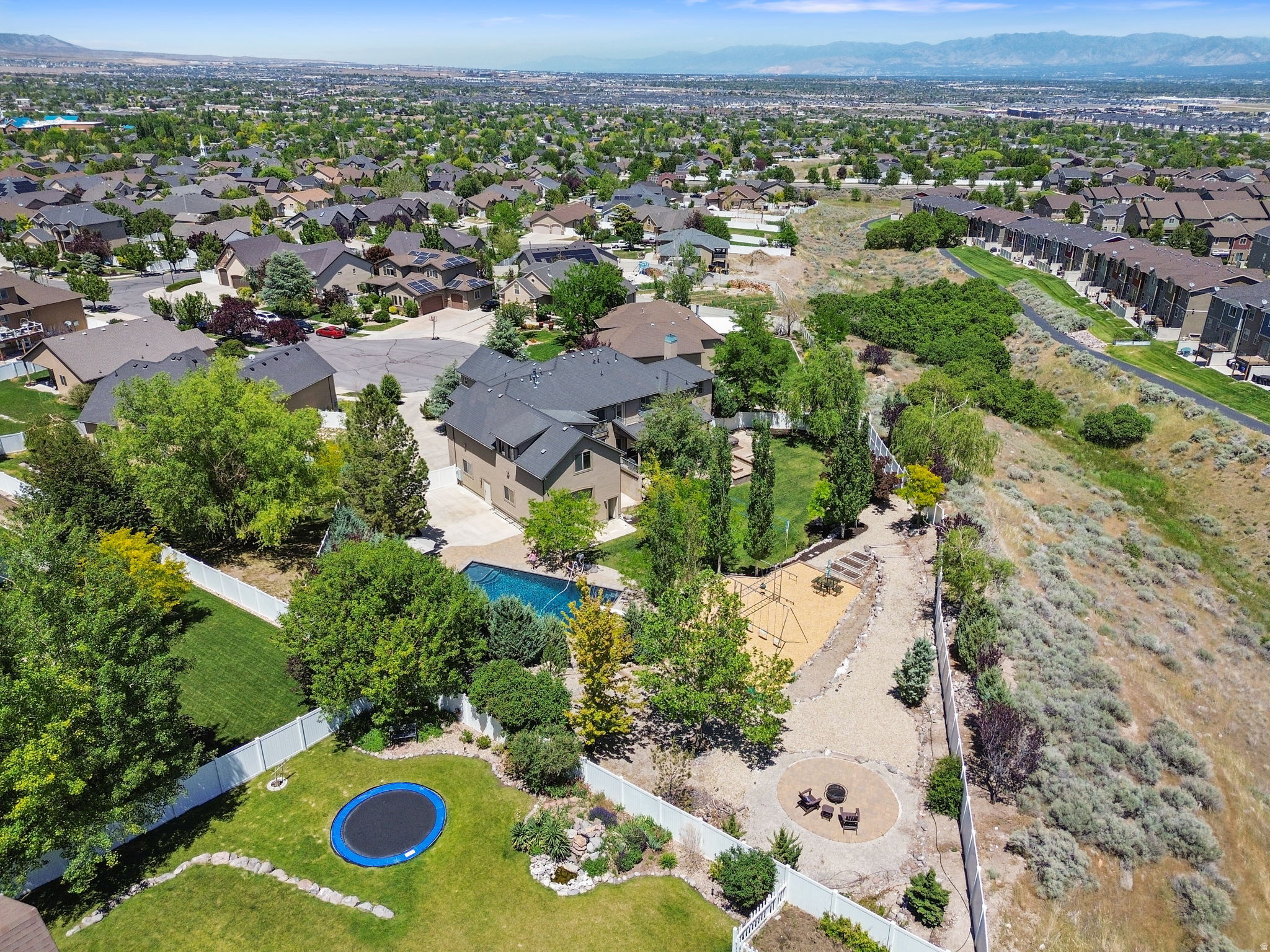 main property photo 76