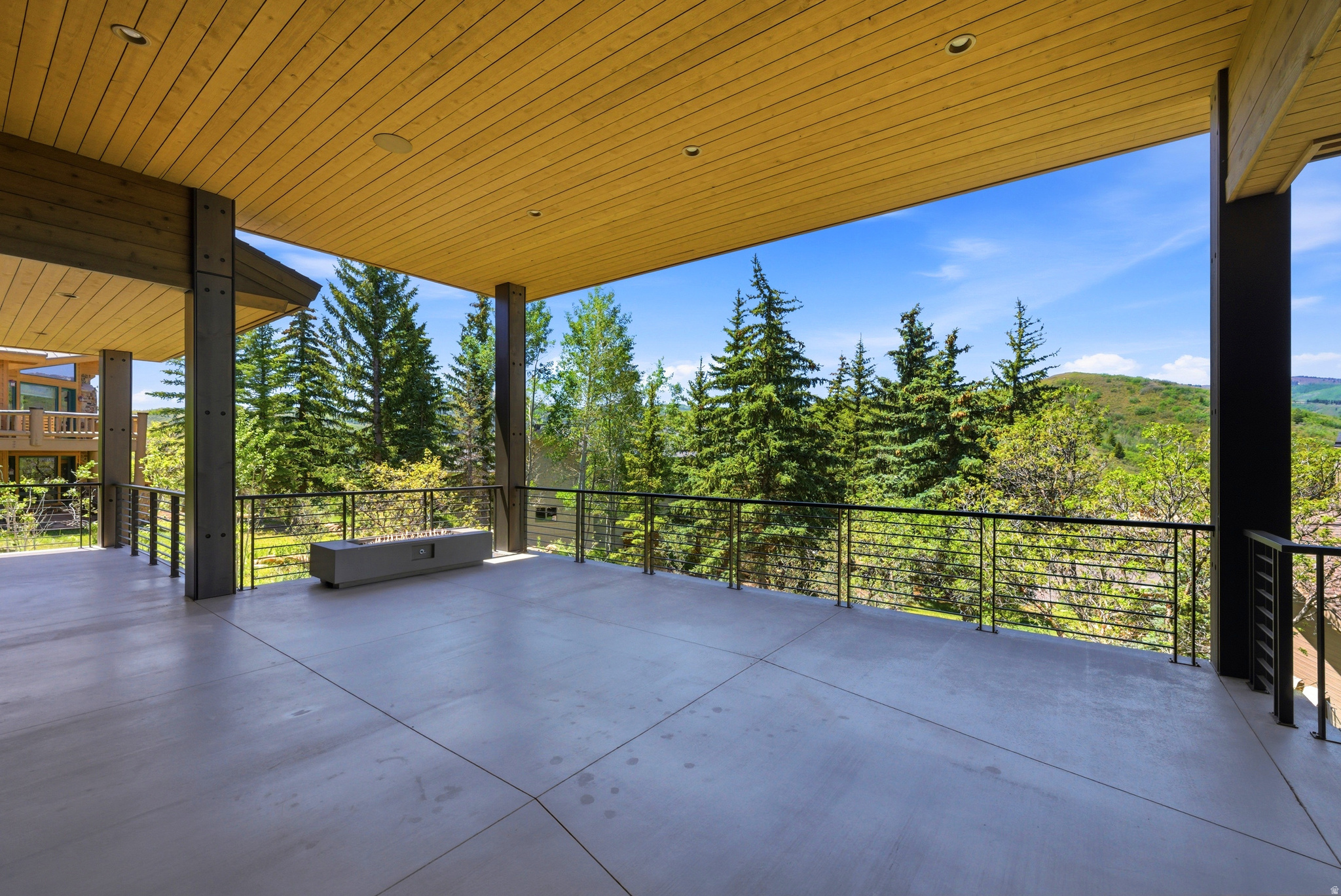 main property photo 24