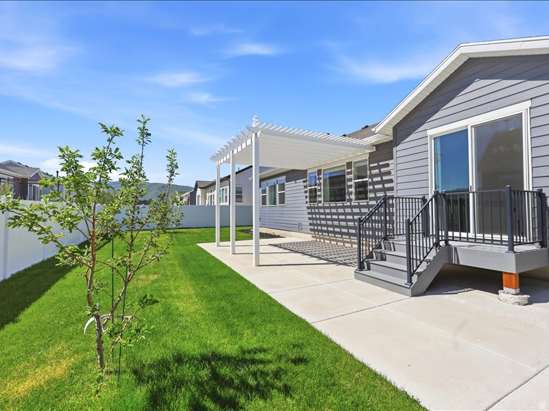 main property photo 9