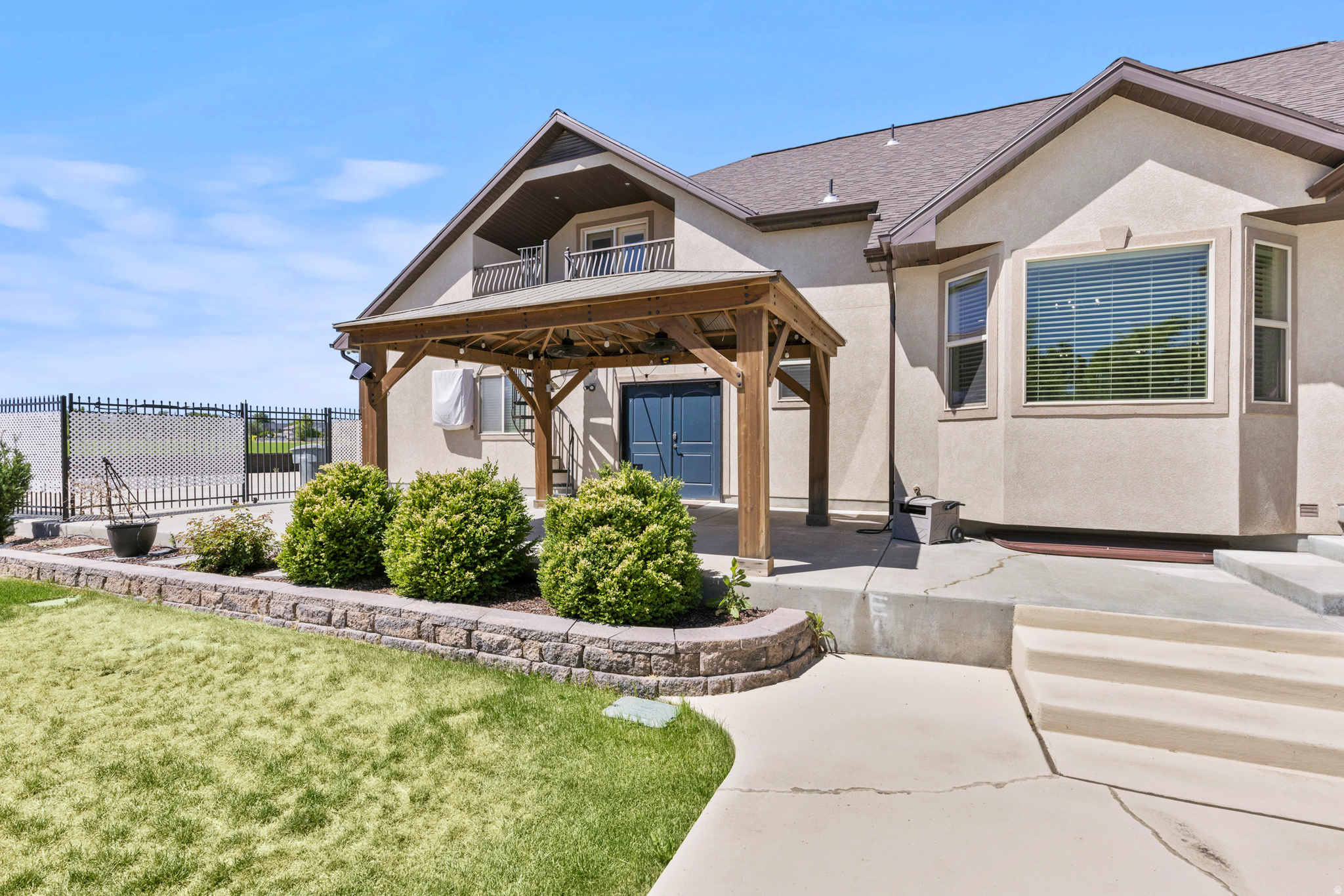 main property photo 43