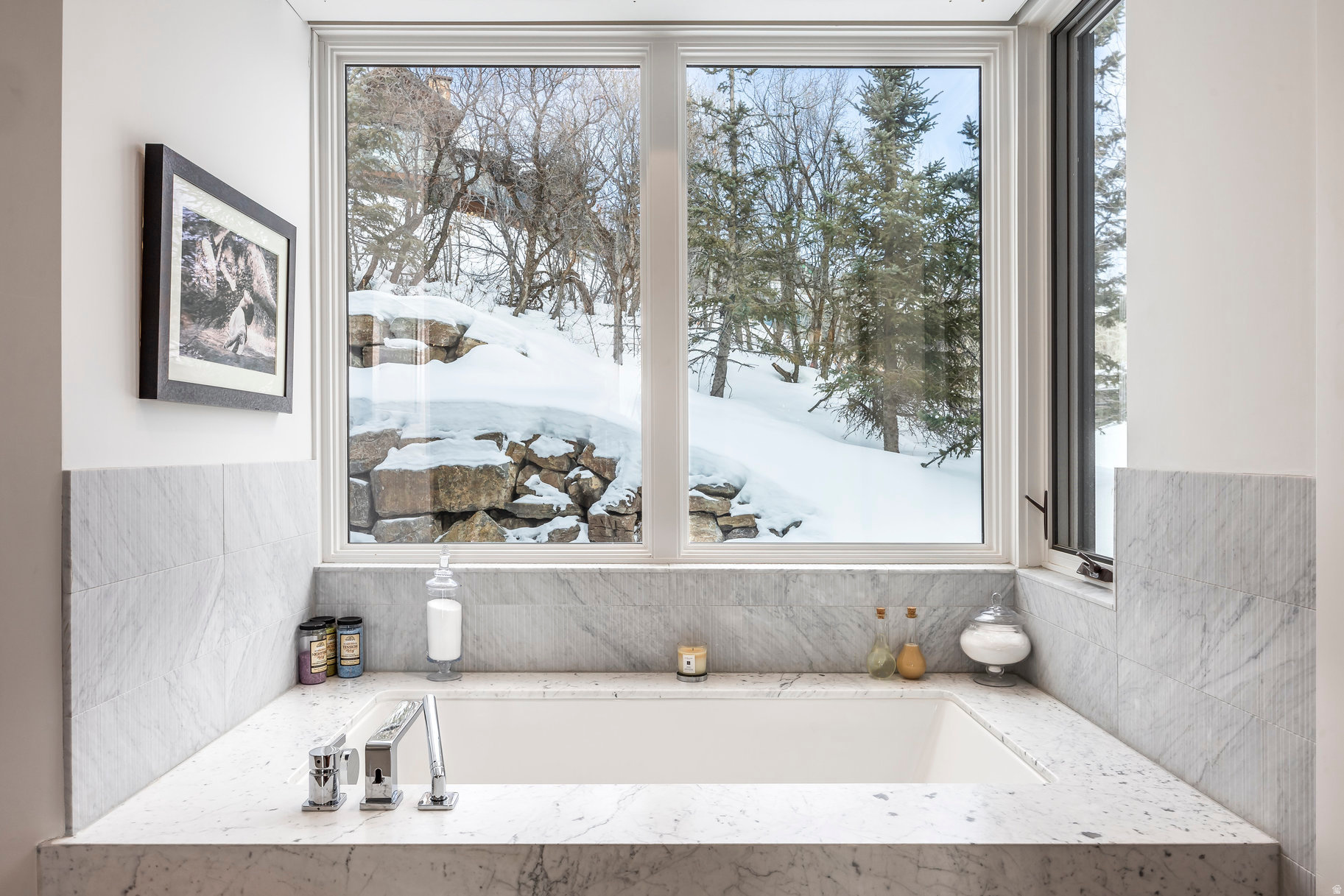 main property photo 123