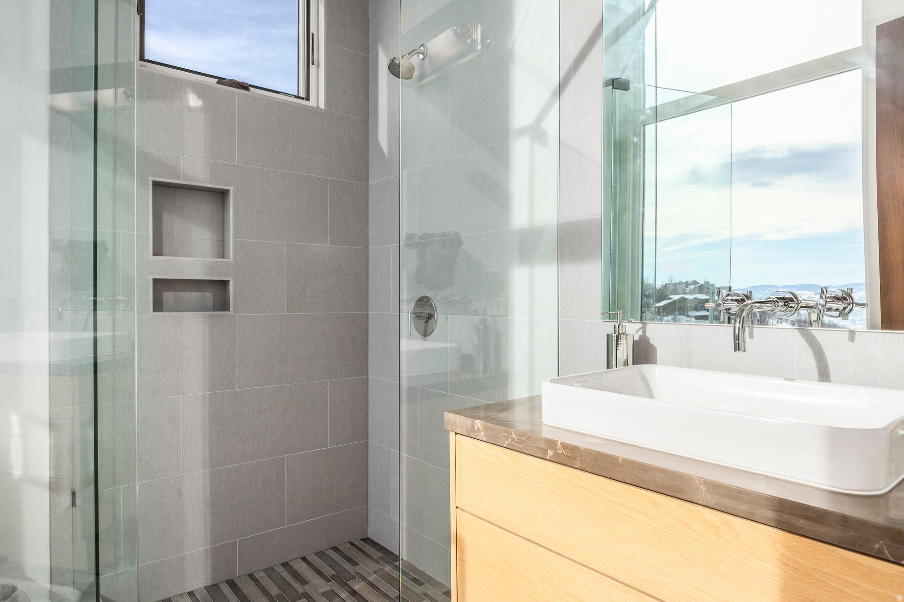 main property photo 147
