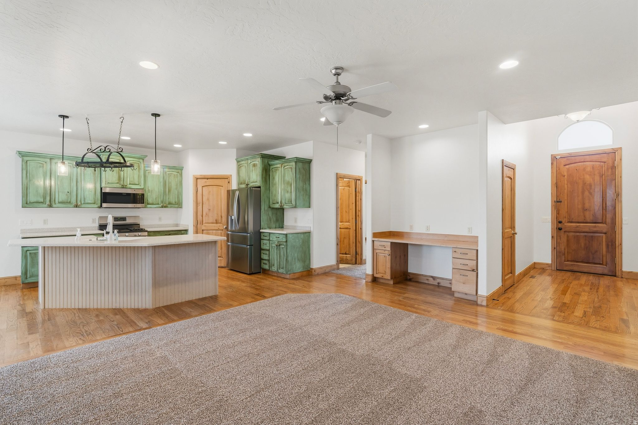 main property photo 6