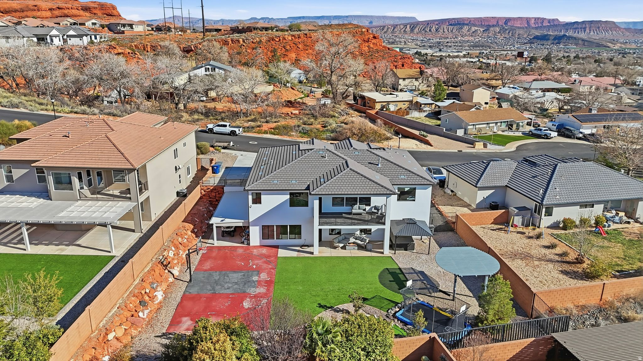 main property photo 3