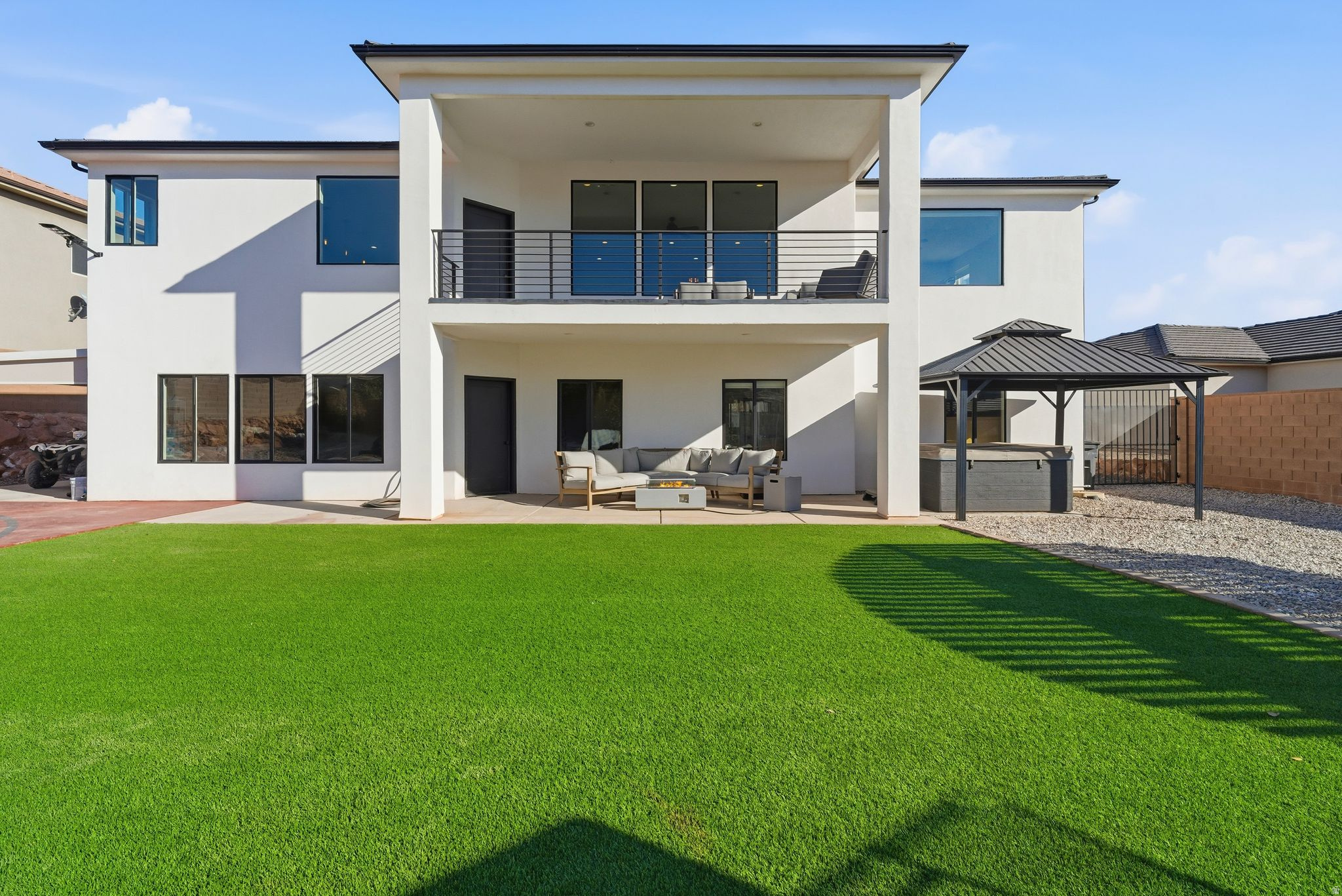 main property photo 34