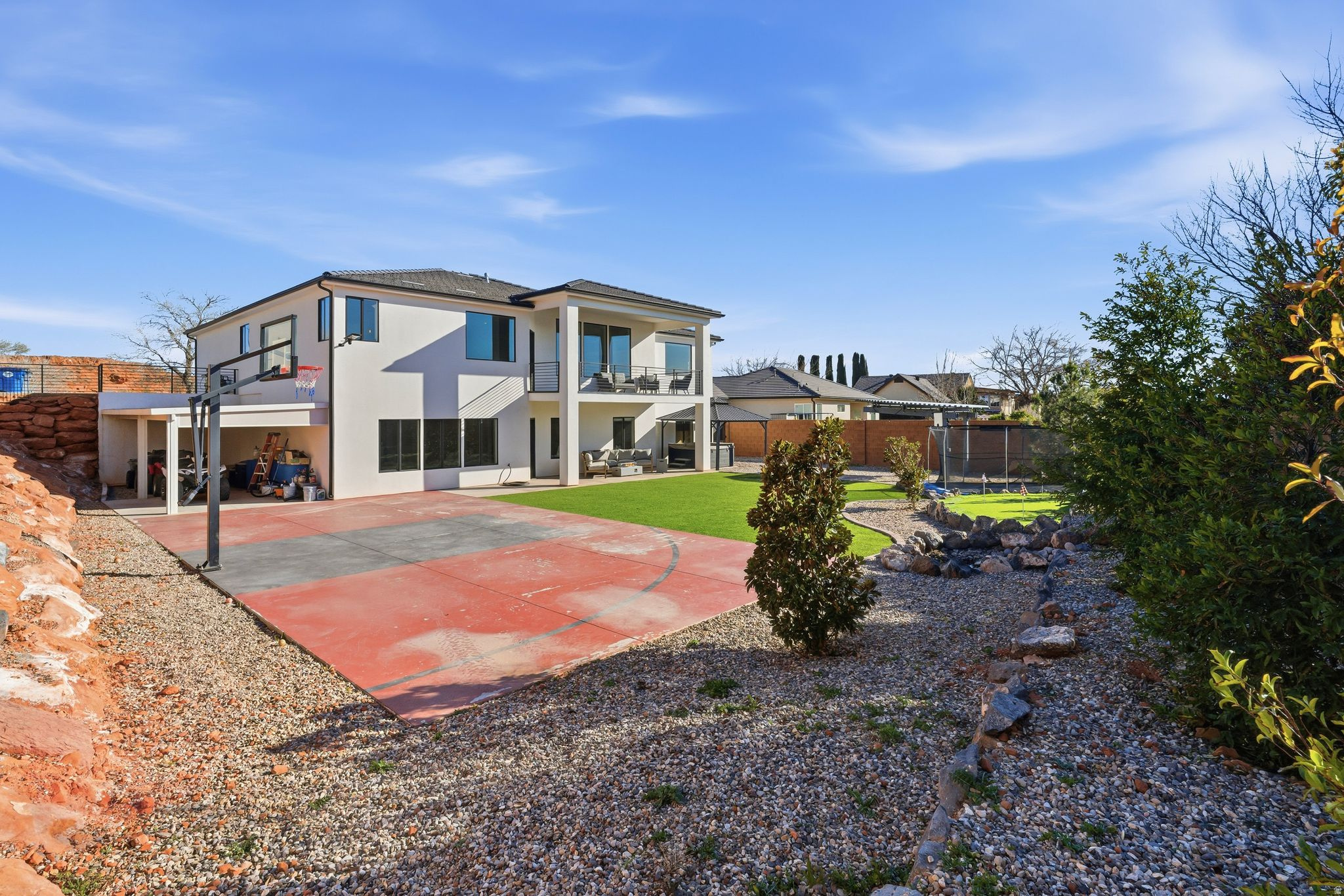 main property photo 40