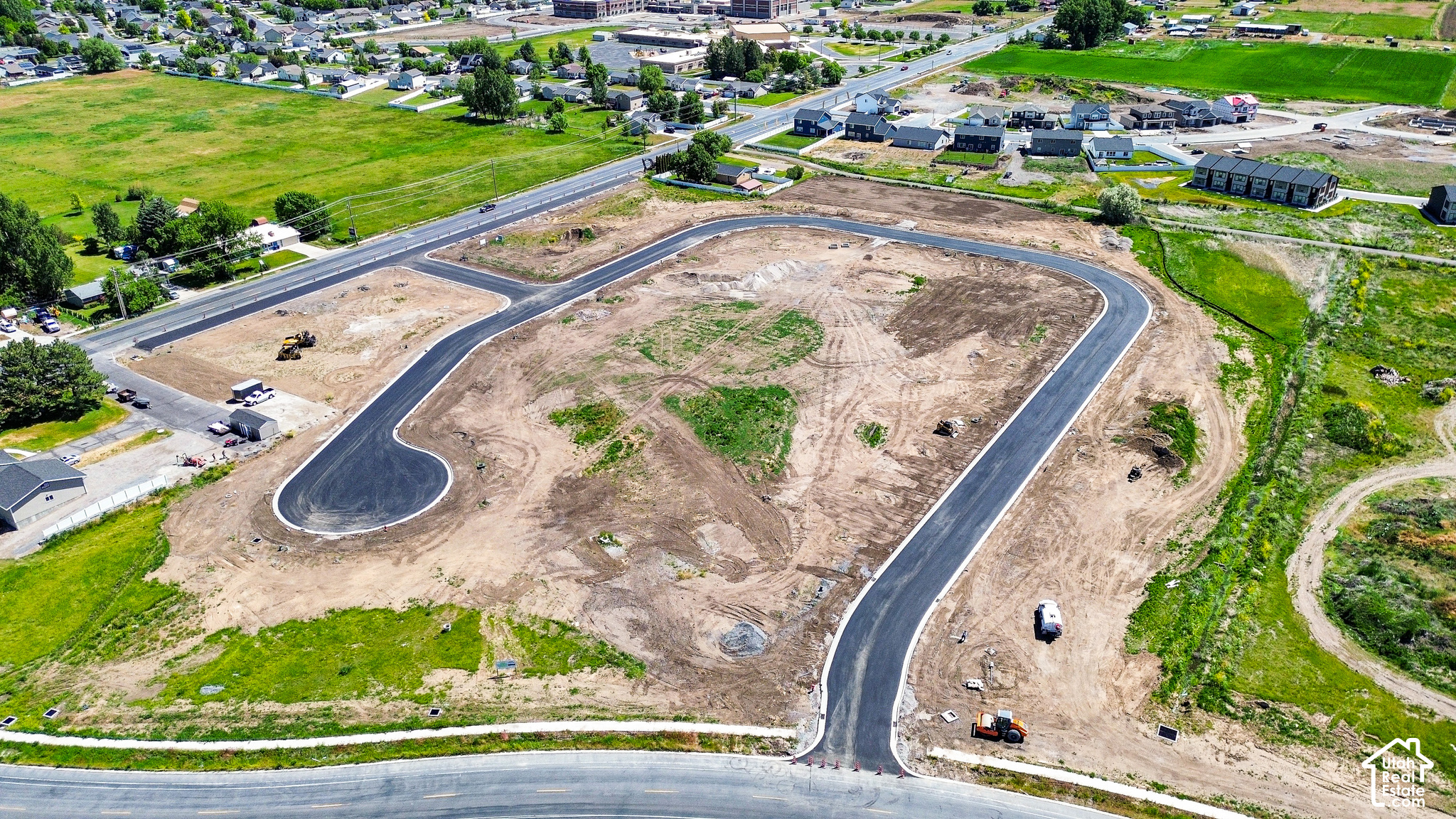 main property photo 13