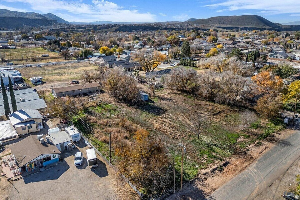 main property photo 5