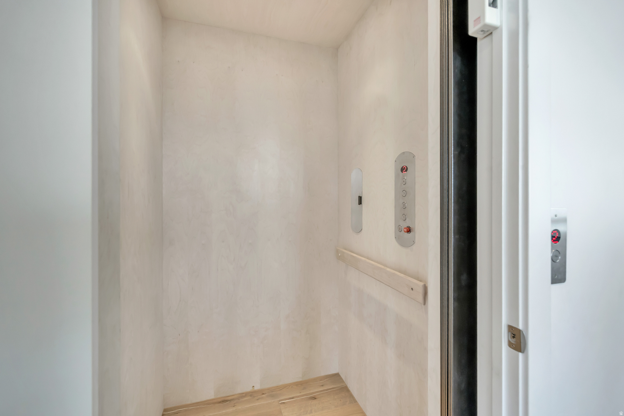 main property photo 14