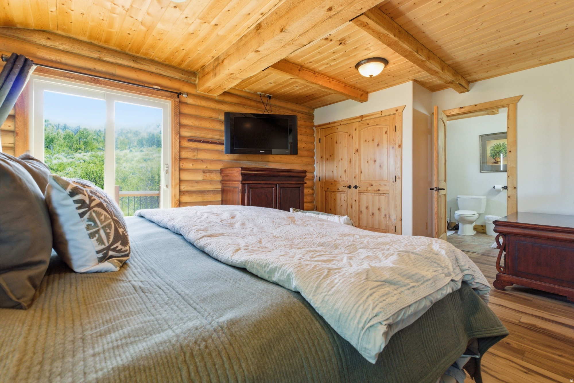 main property photo 28
