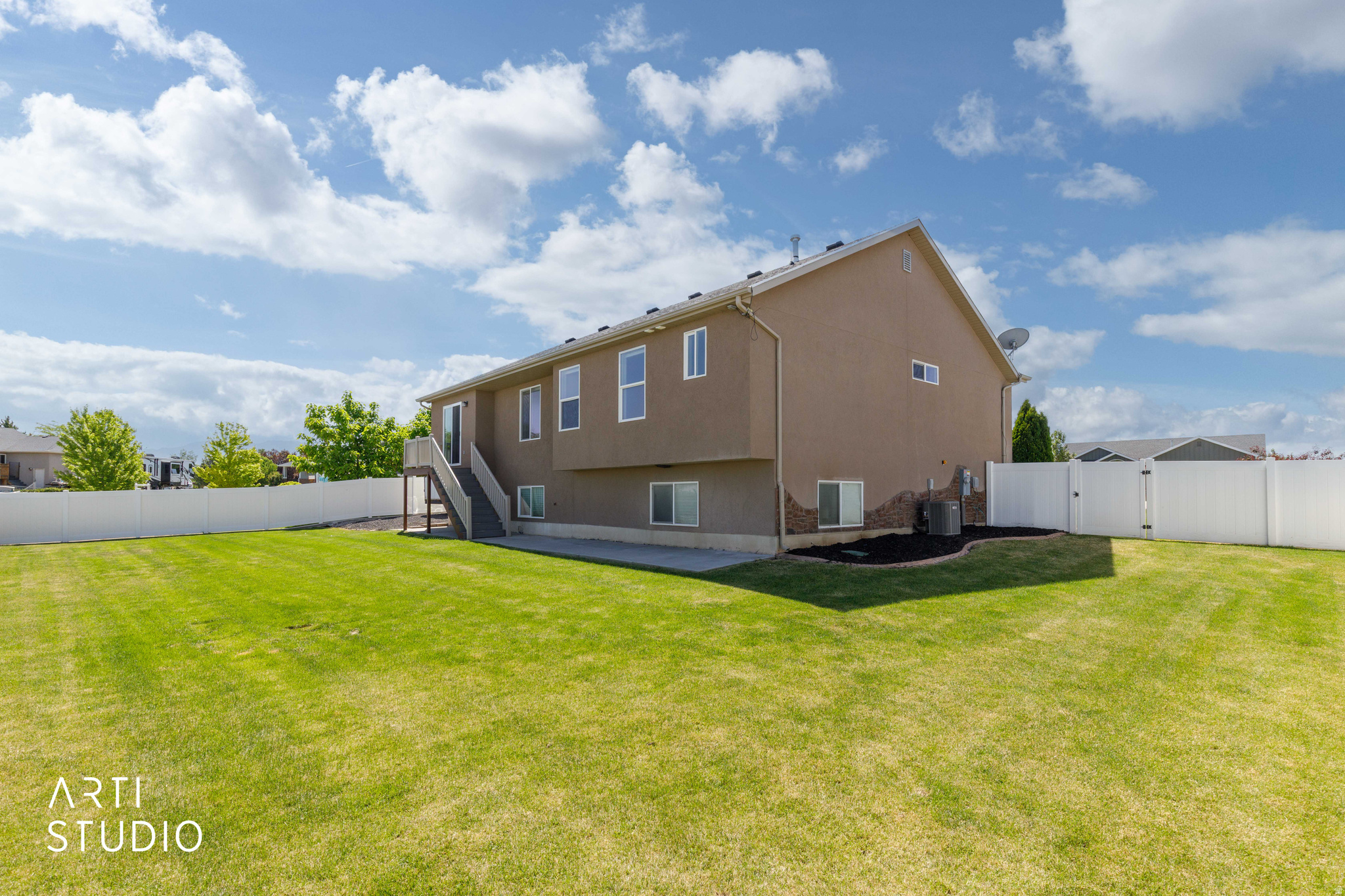 main property photo 31