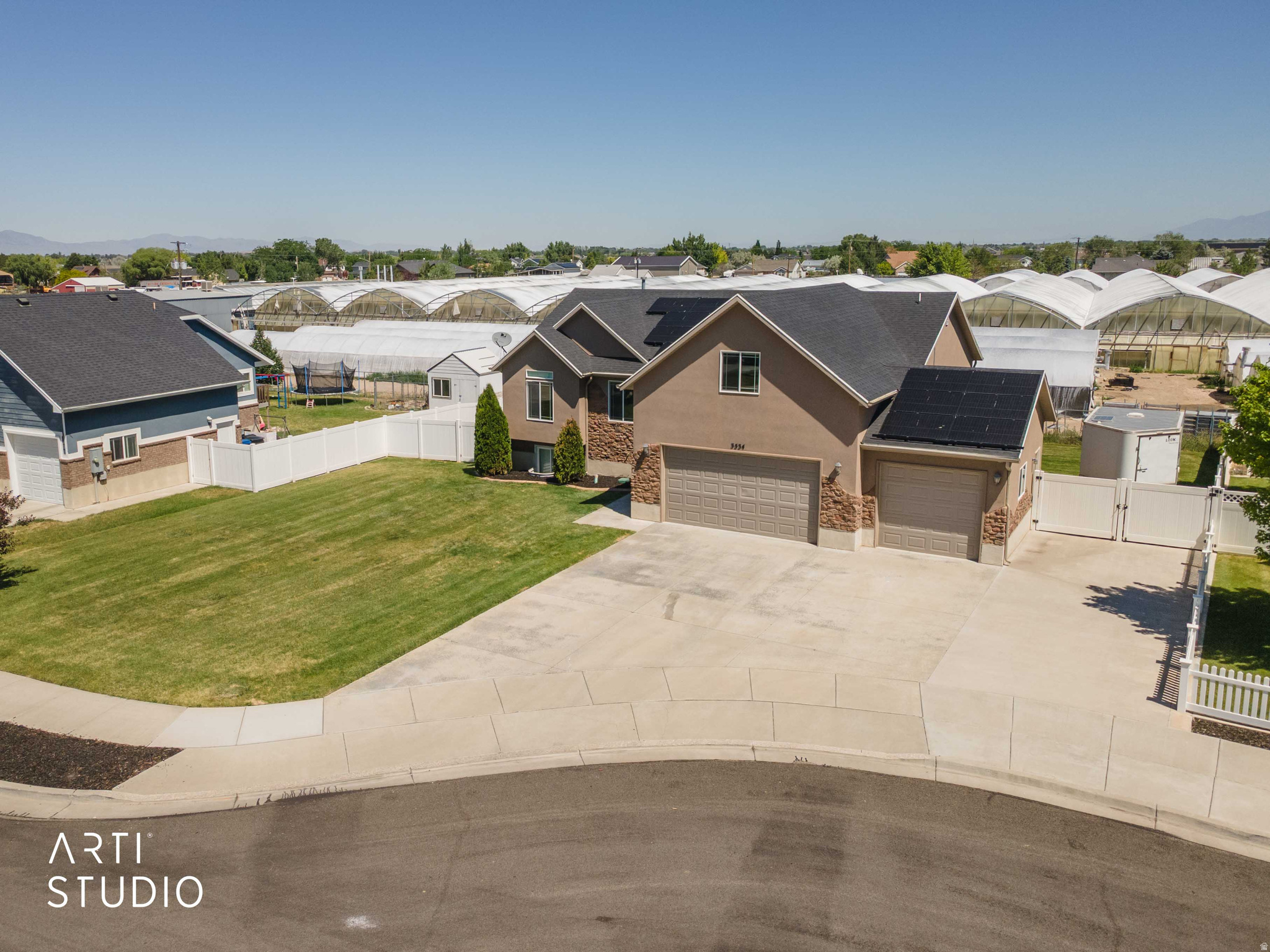 main property photo 41