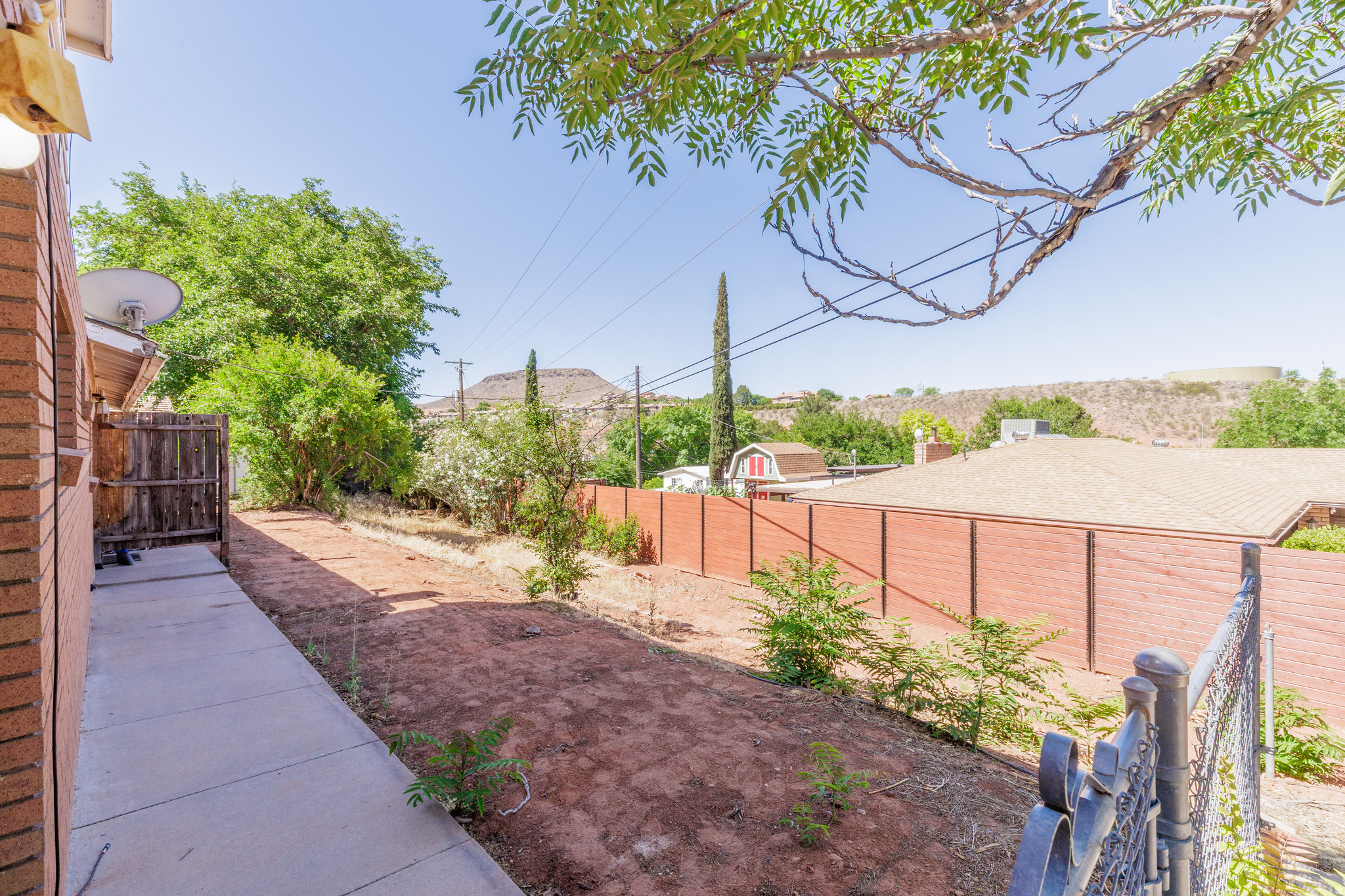 main property photo 32