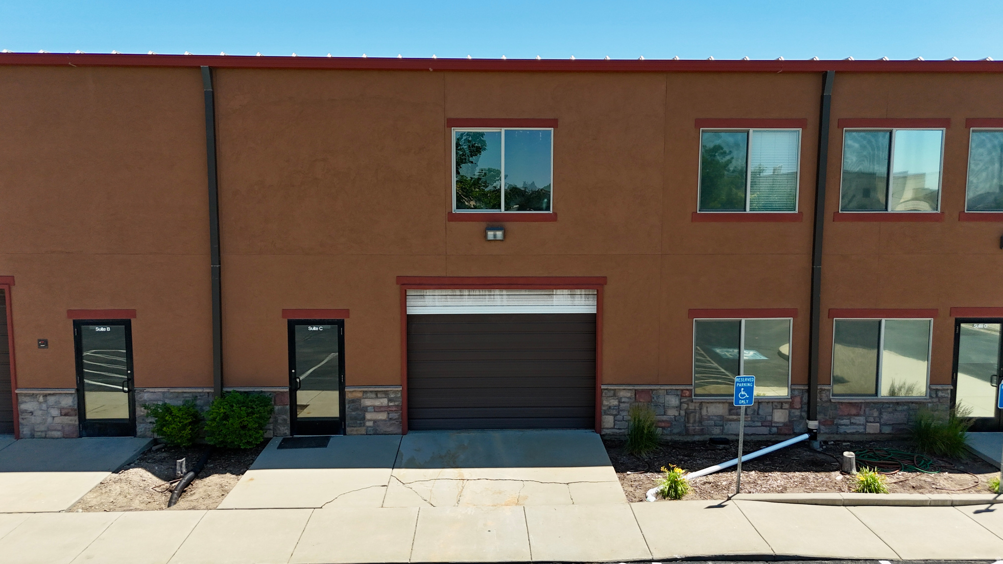 main property photo 11