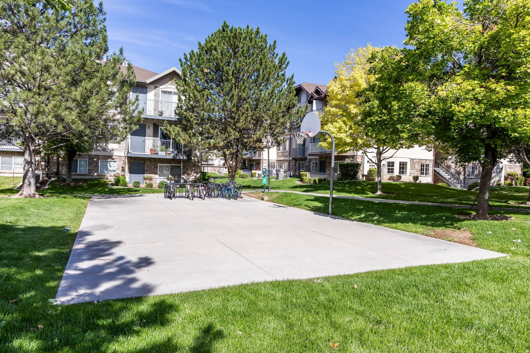 main property photo 16