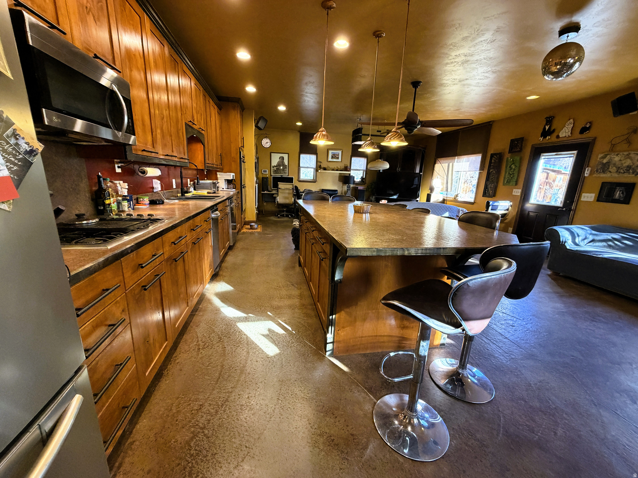 main property photo 12
