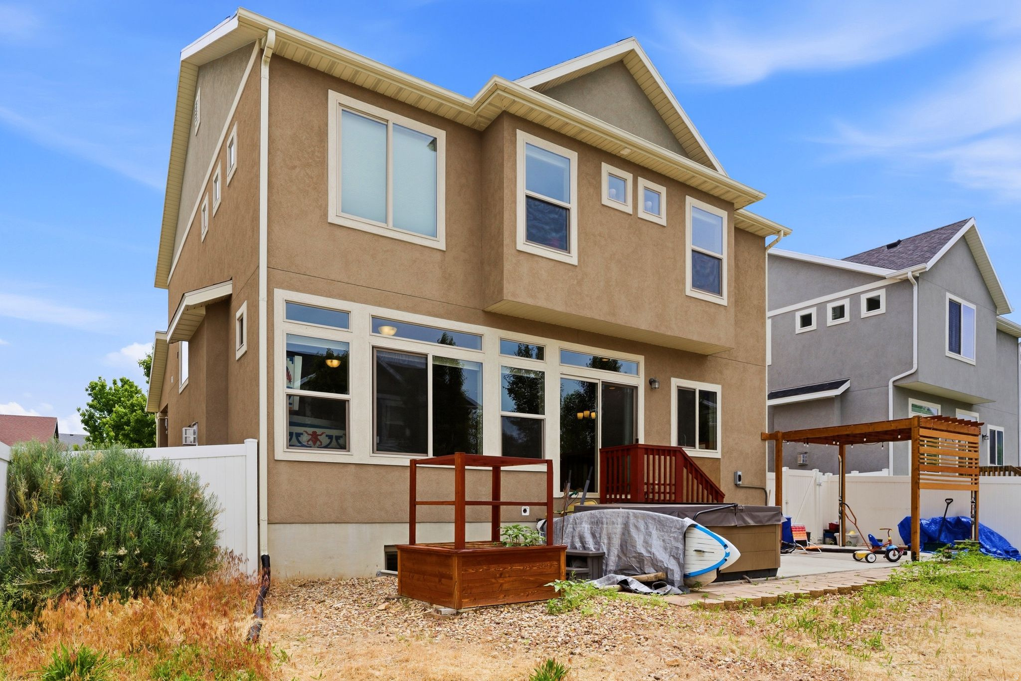 main property photo 25