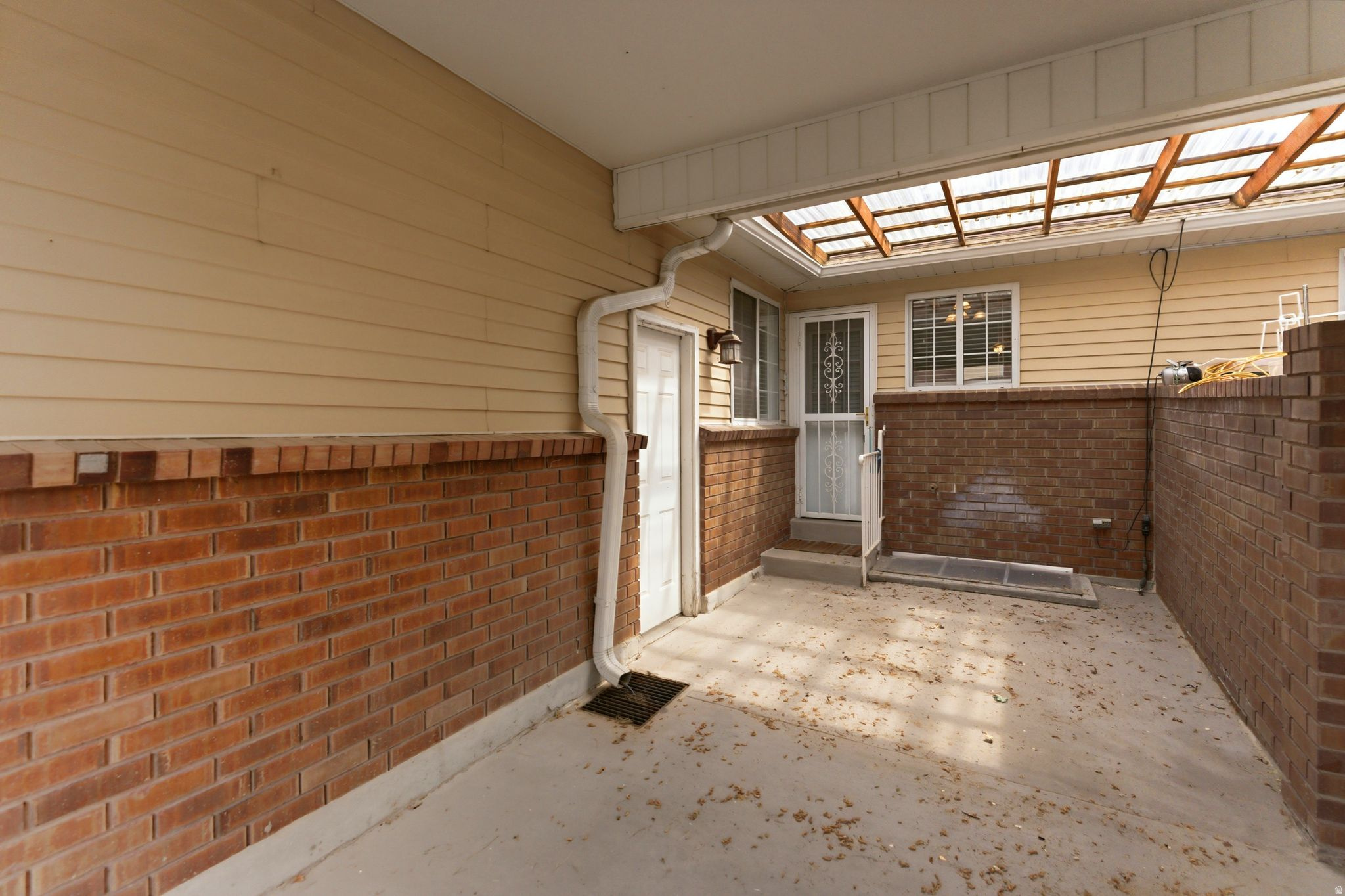 main property photo 24