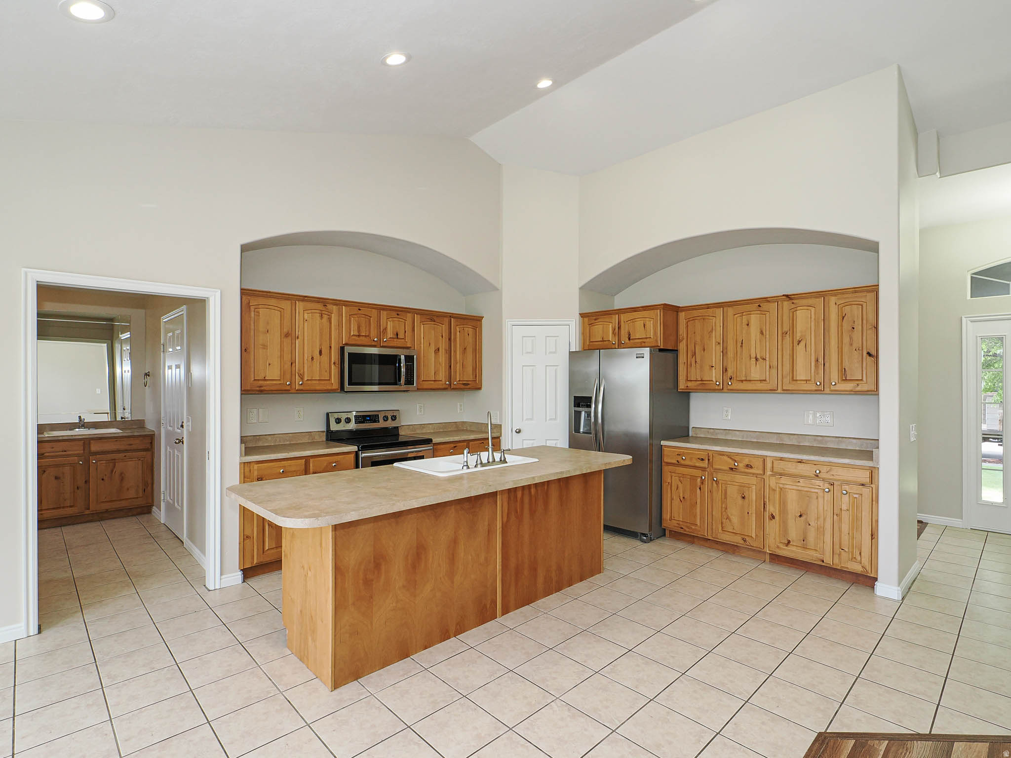 main property photo 14