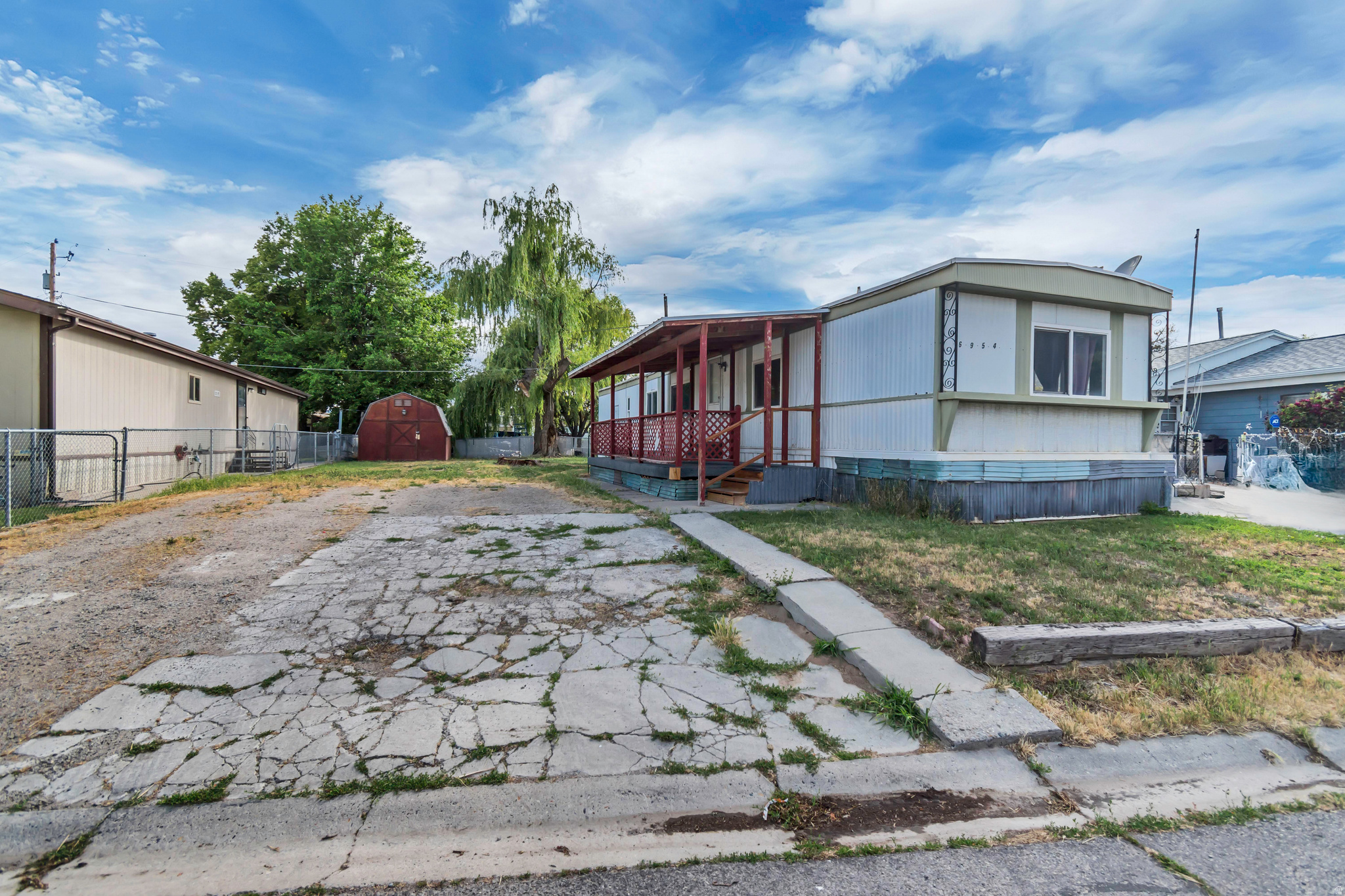 main property photo 30