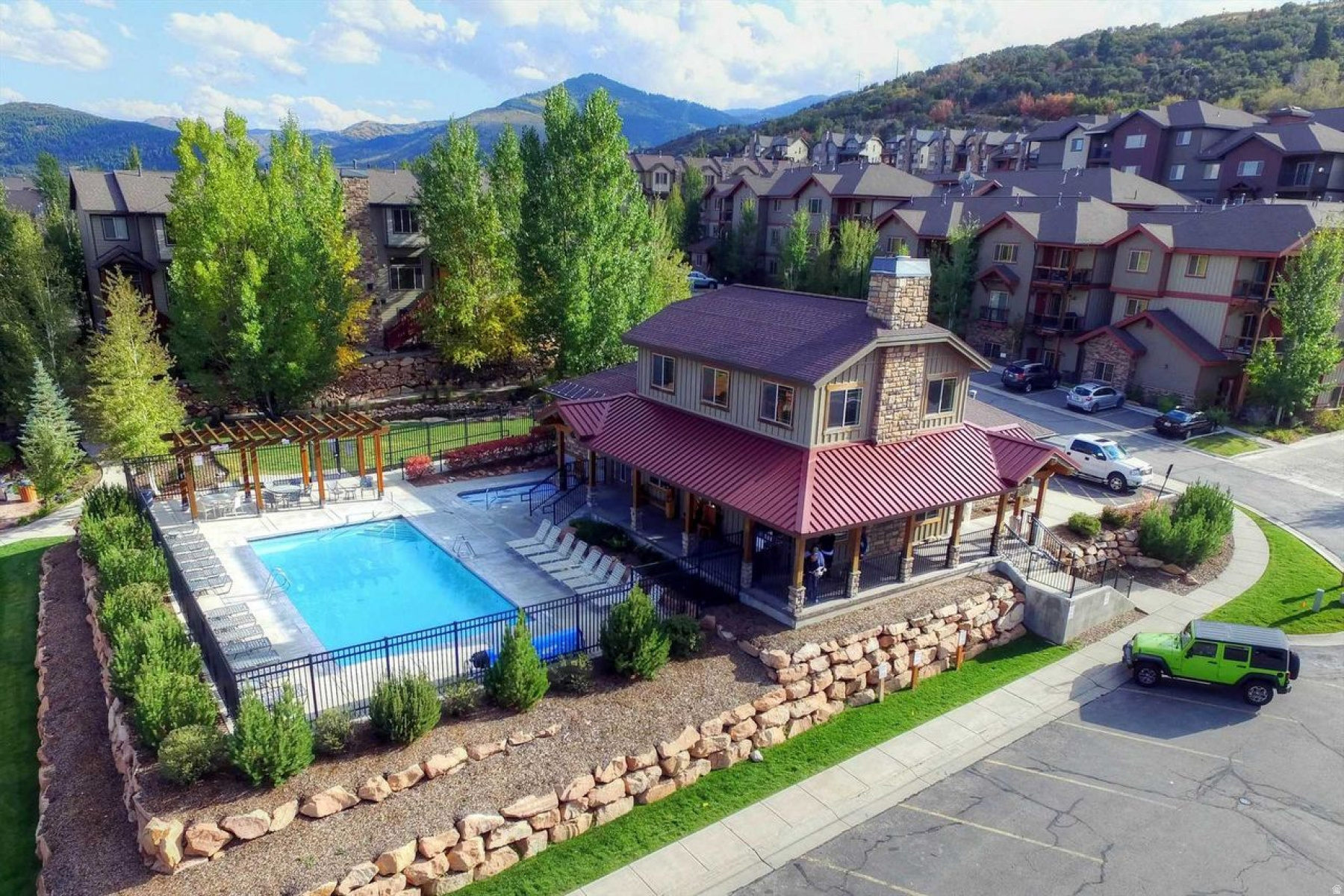 main property photo 28