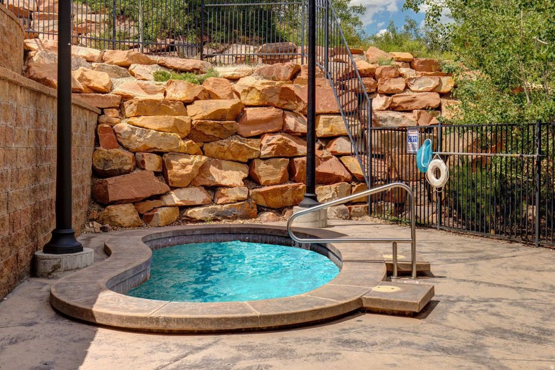main property photo 29