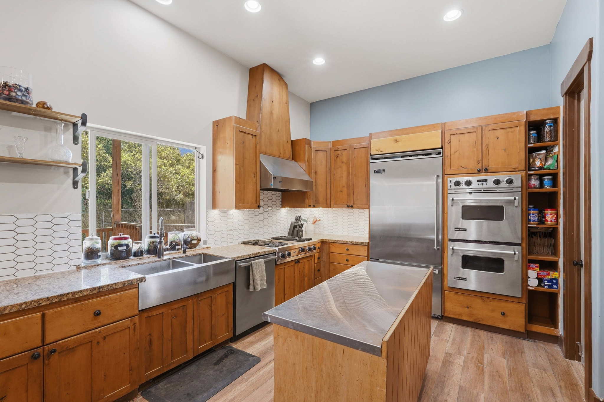 main property photo 13