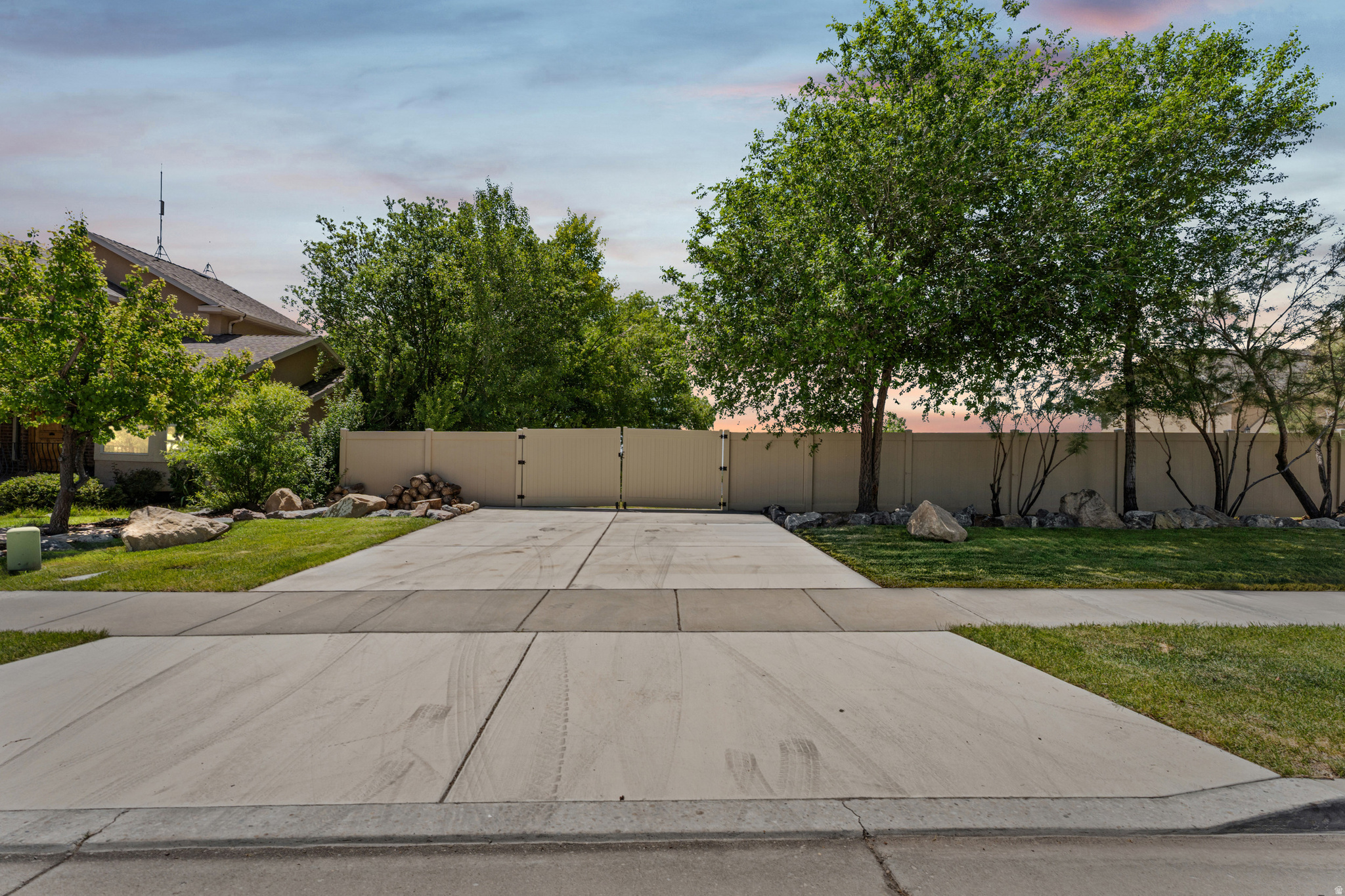 main property photo 64