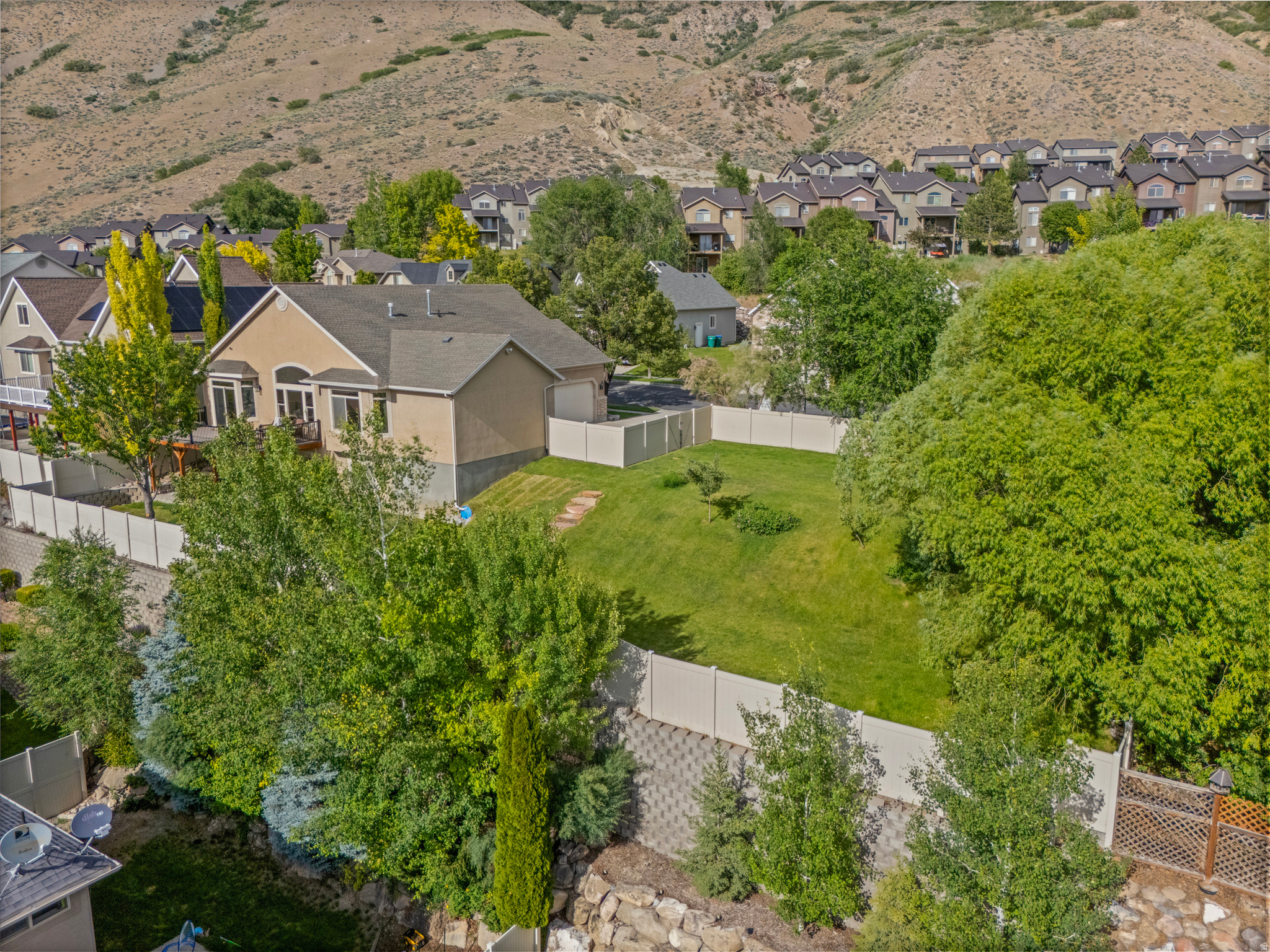 main property photo 26
