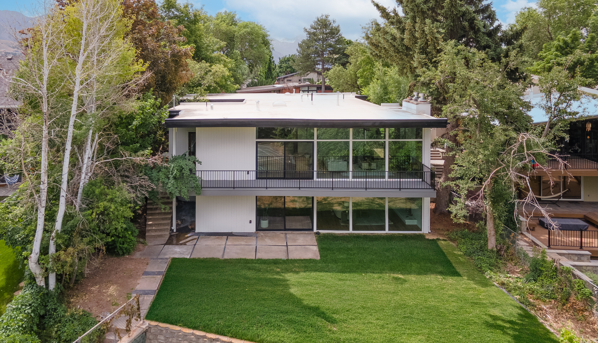 main property photo 59