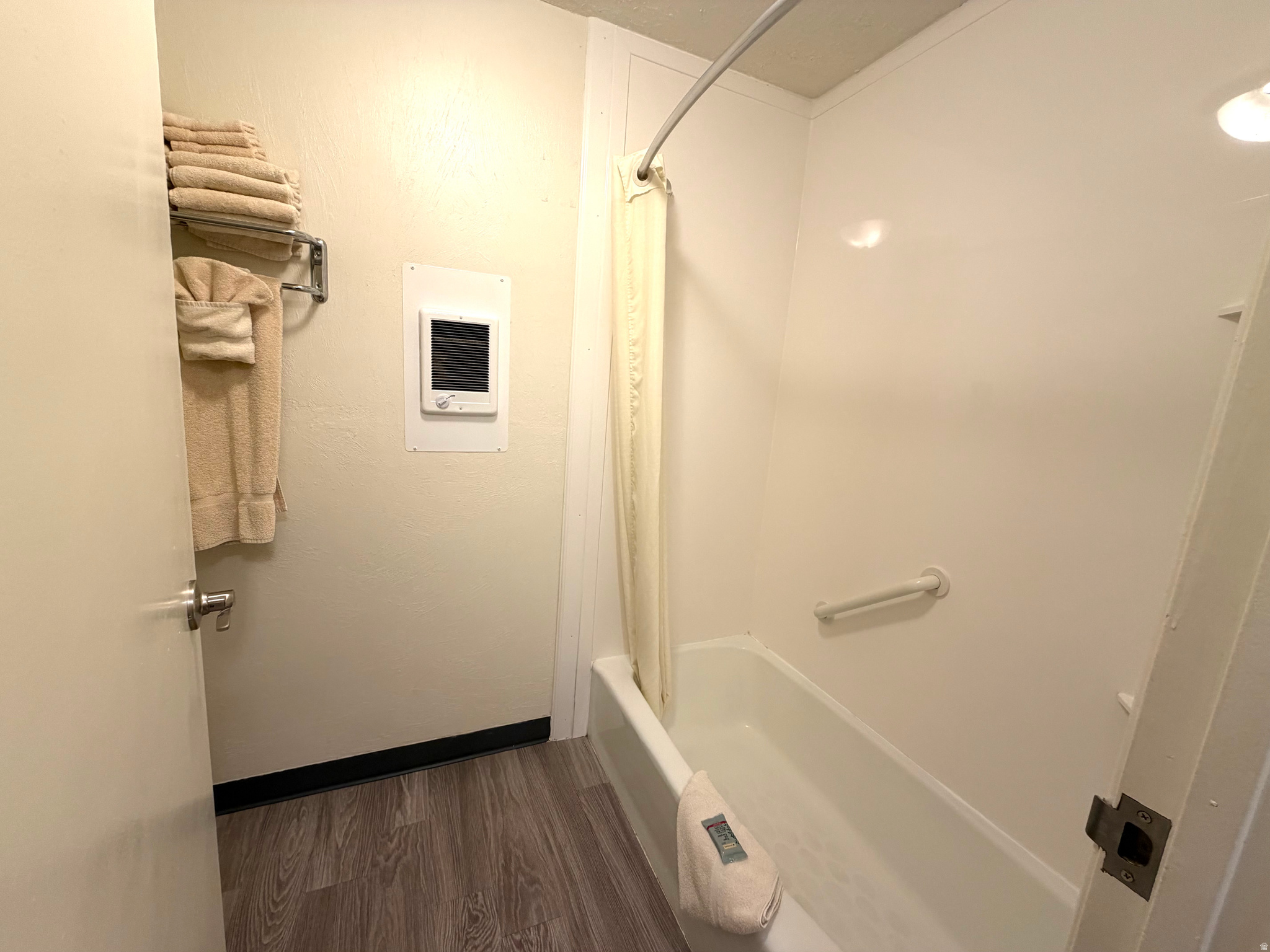main property photo 6
