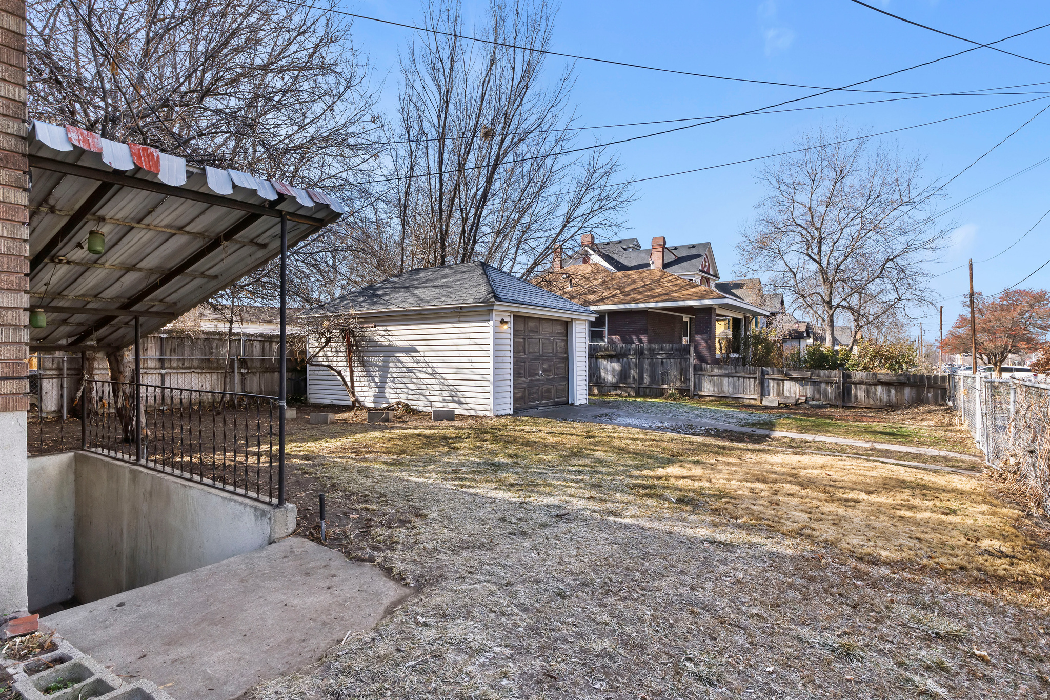 main property photo 27