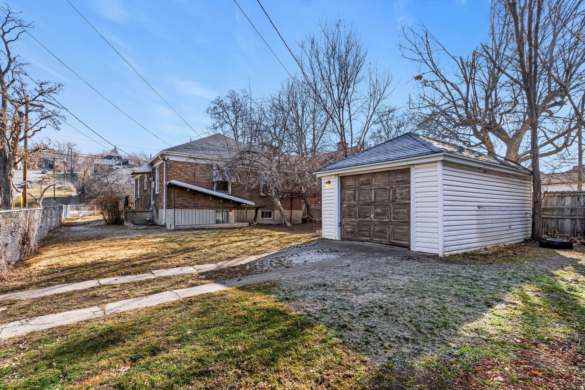 main property photo 28