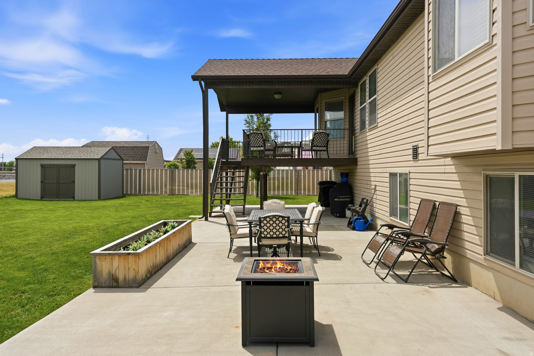 main property photo 16