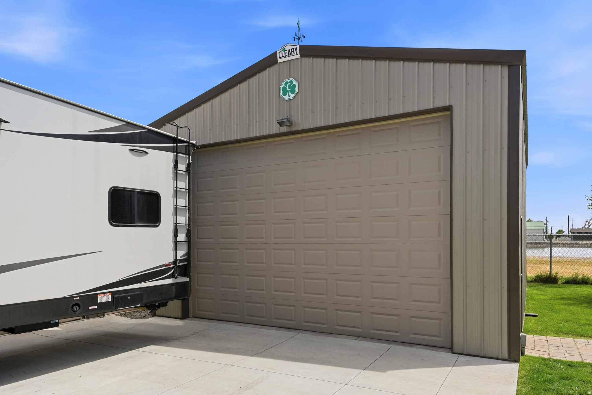 main property photo 17