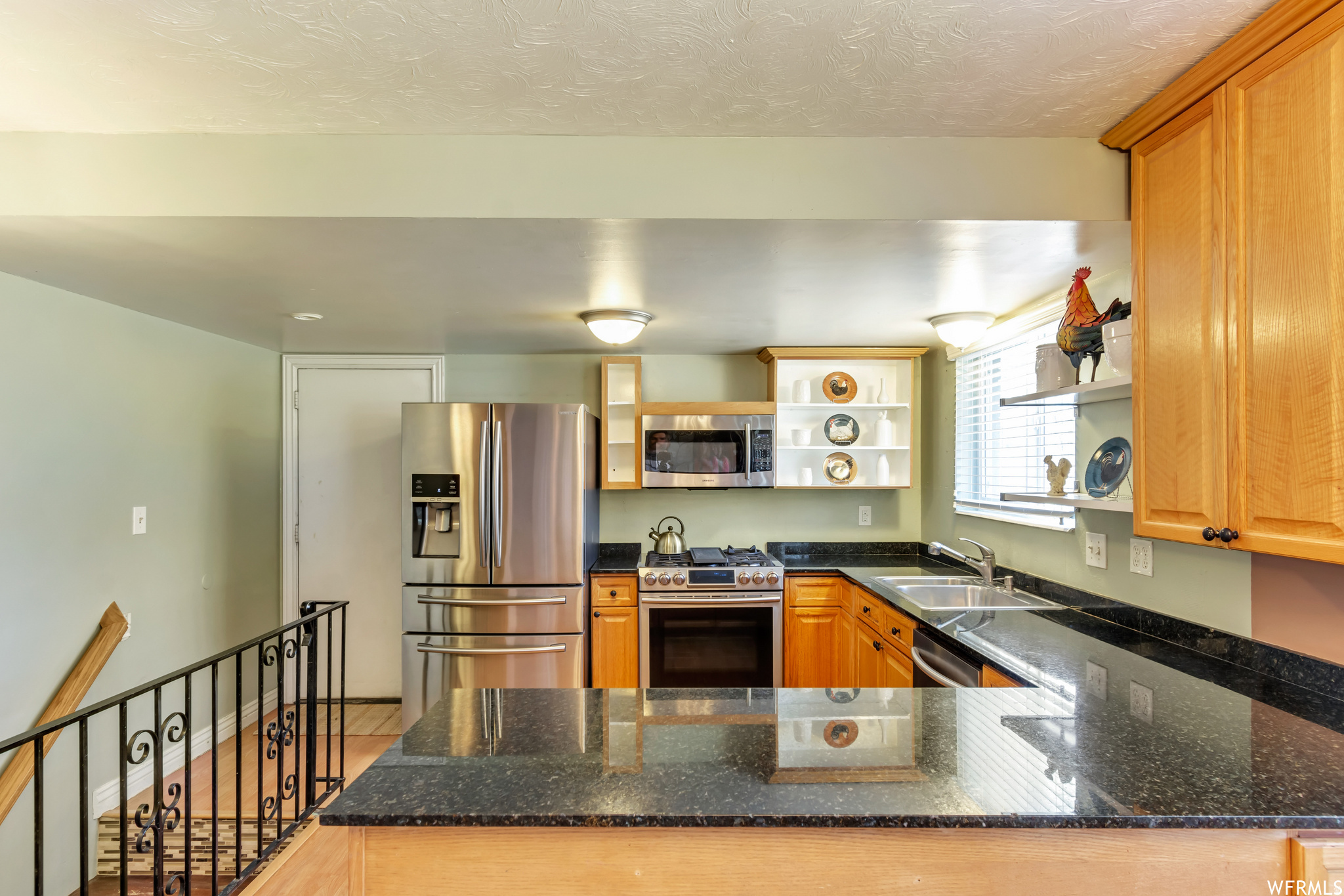 main property photo 12
