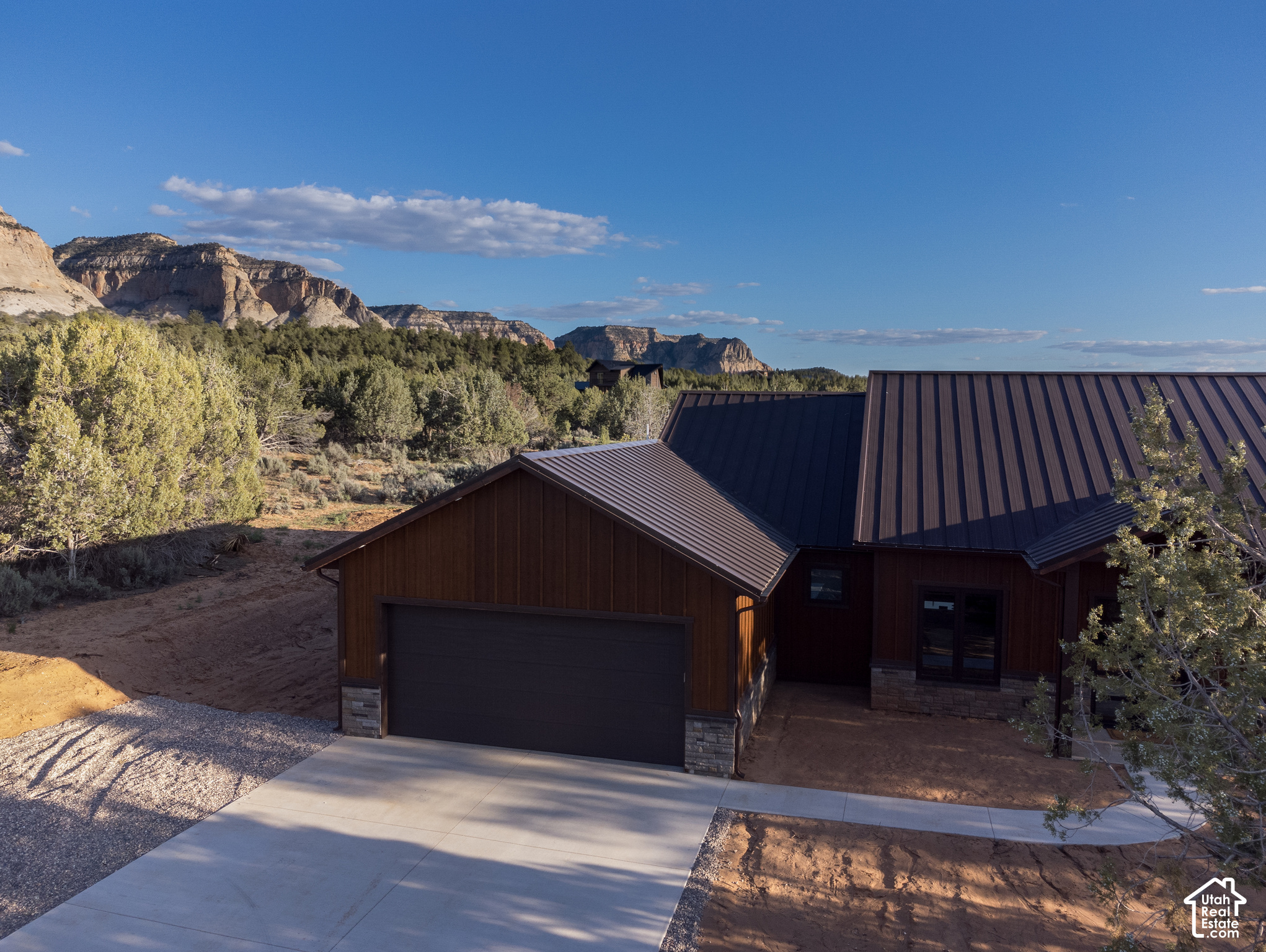 main property photo 27