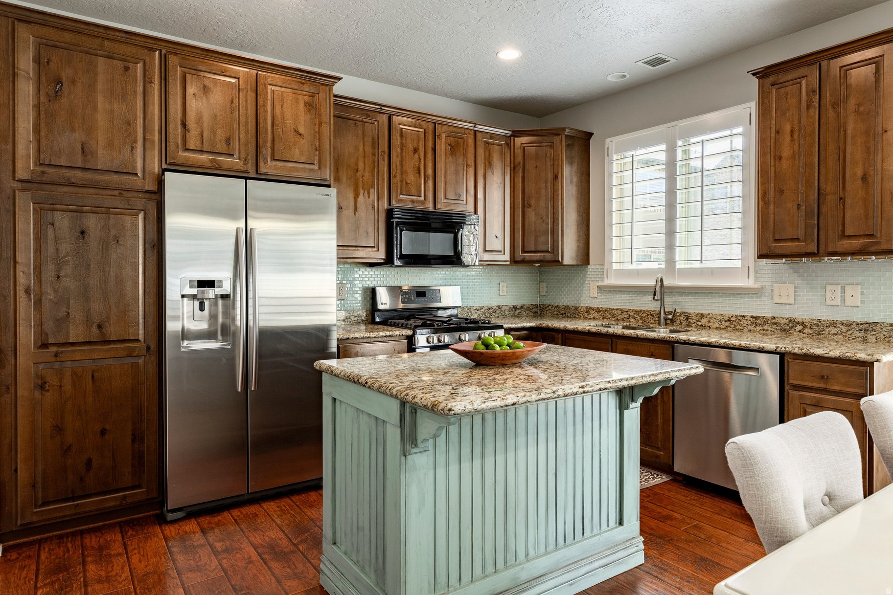 main property photo 19