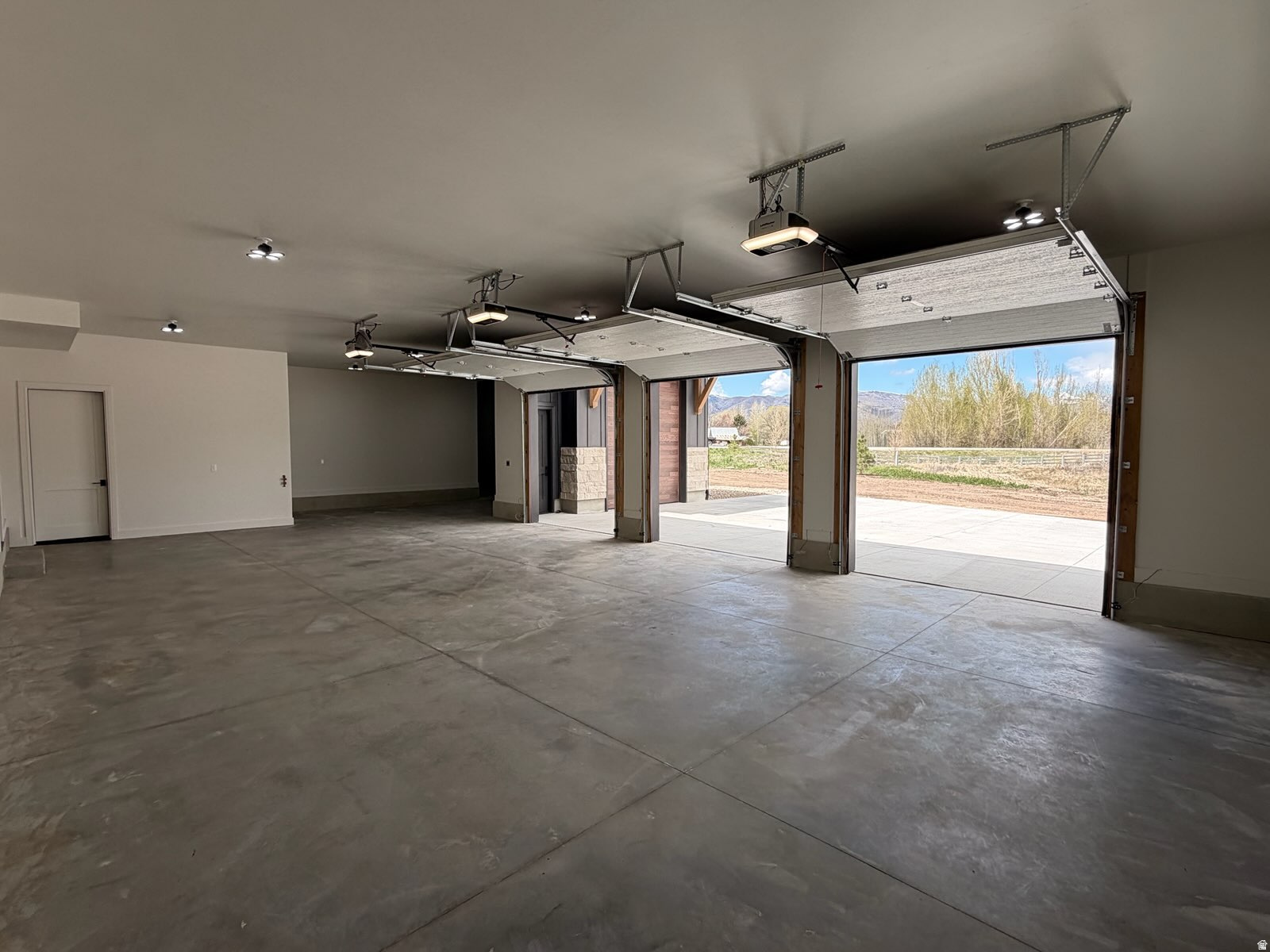 main property photo 88