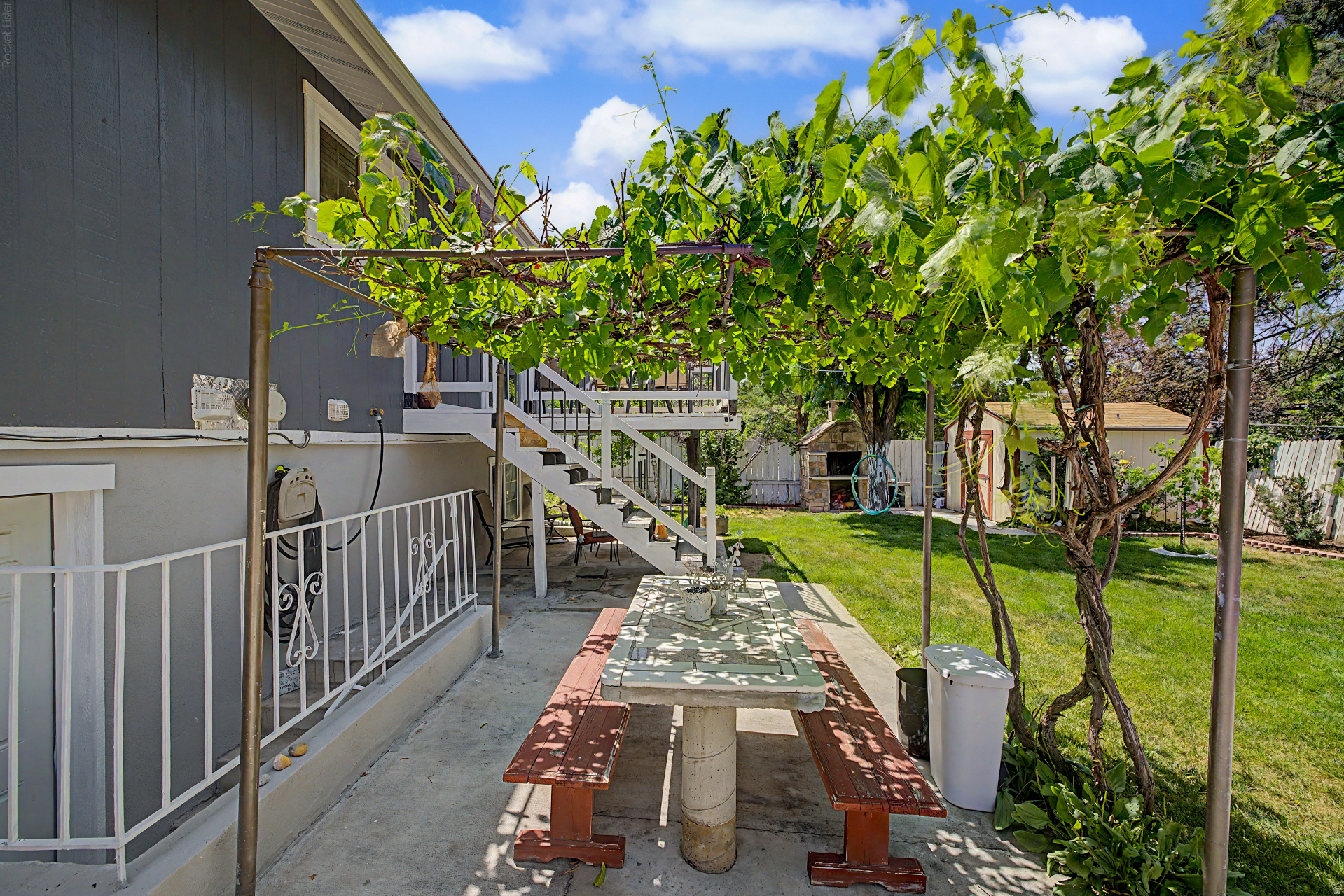 main property photo 40