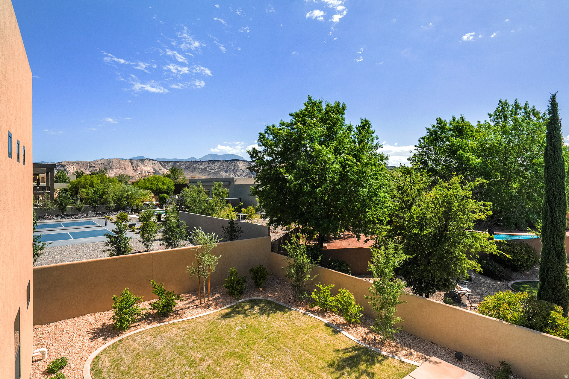 main property photo 31